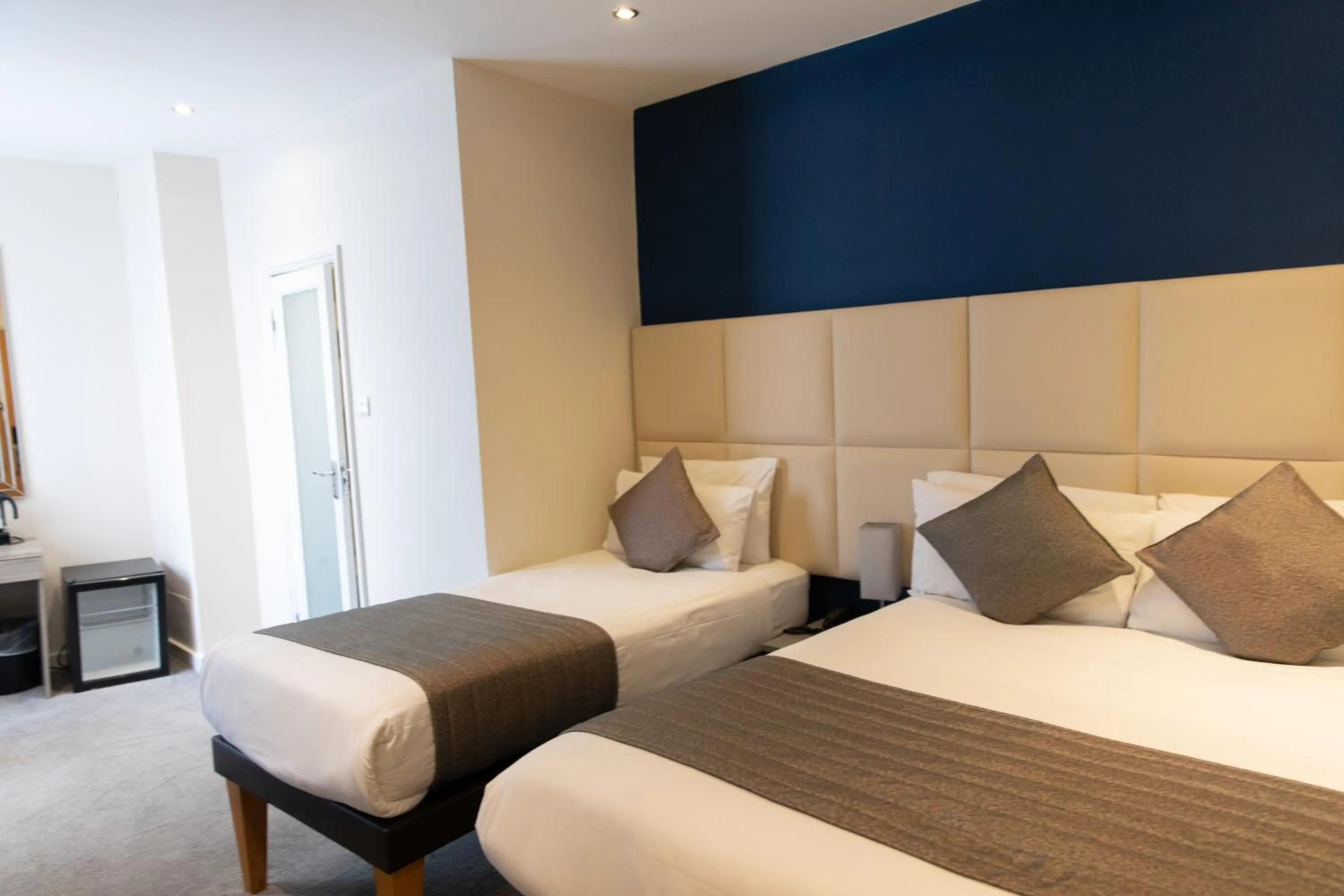 Bed in Duke Of Leinster Hotel