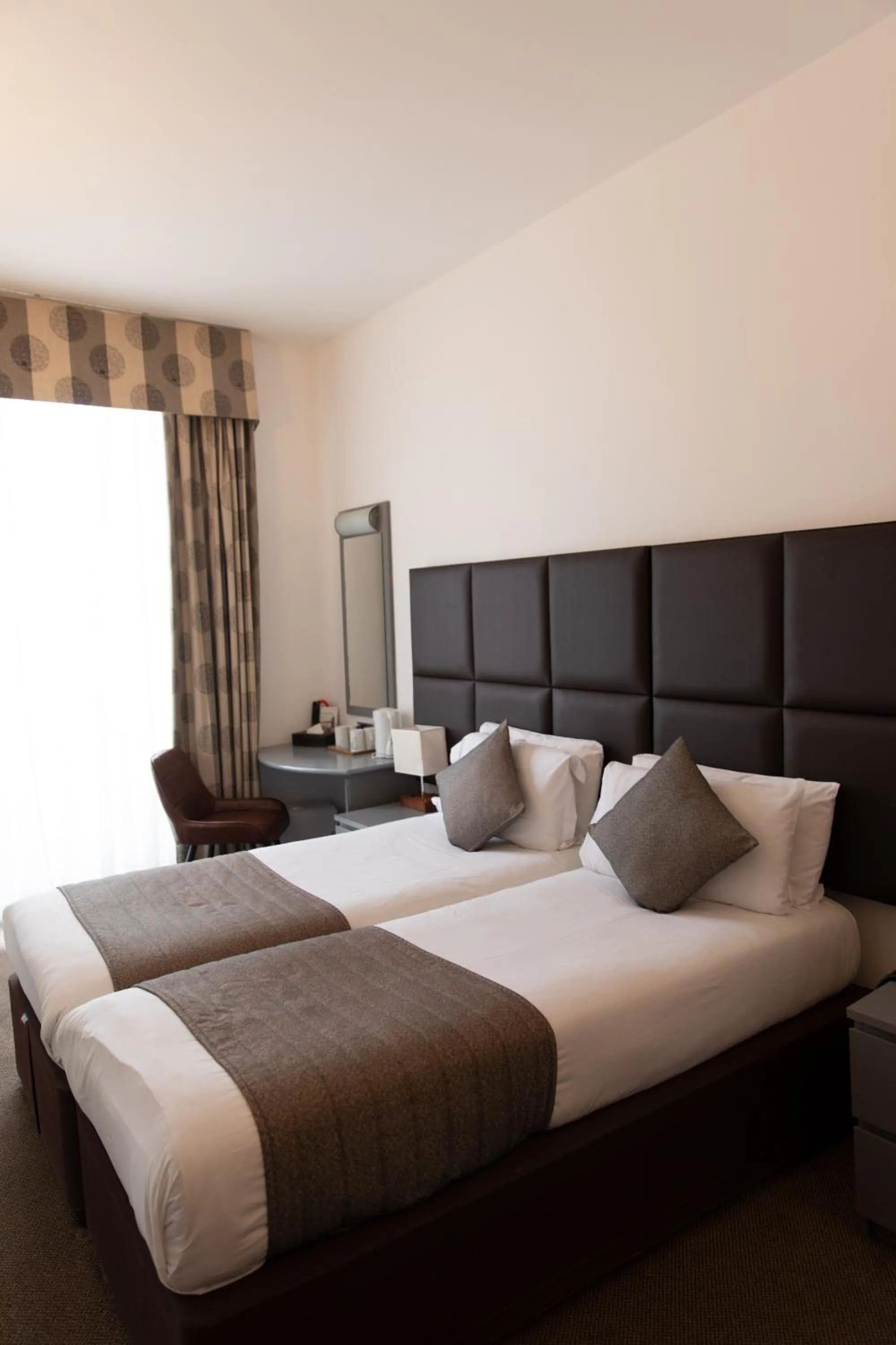 Bedroom, Bed in Duke Of Leinster Hotel