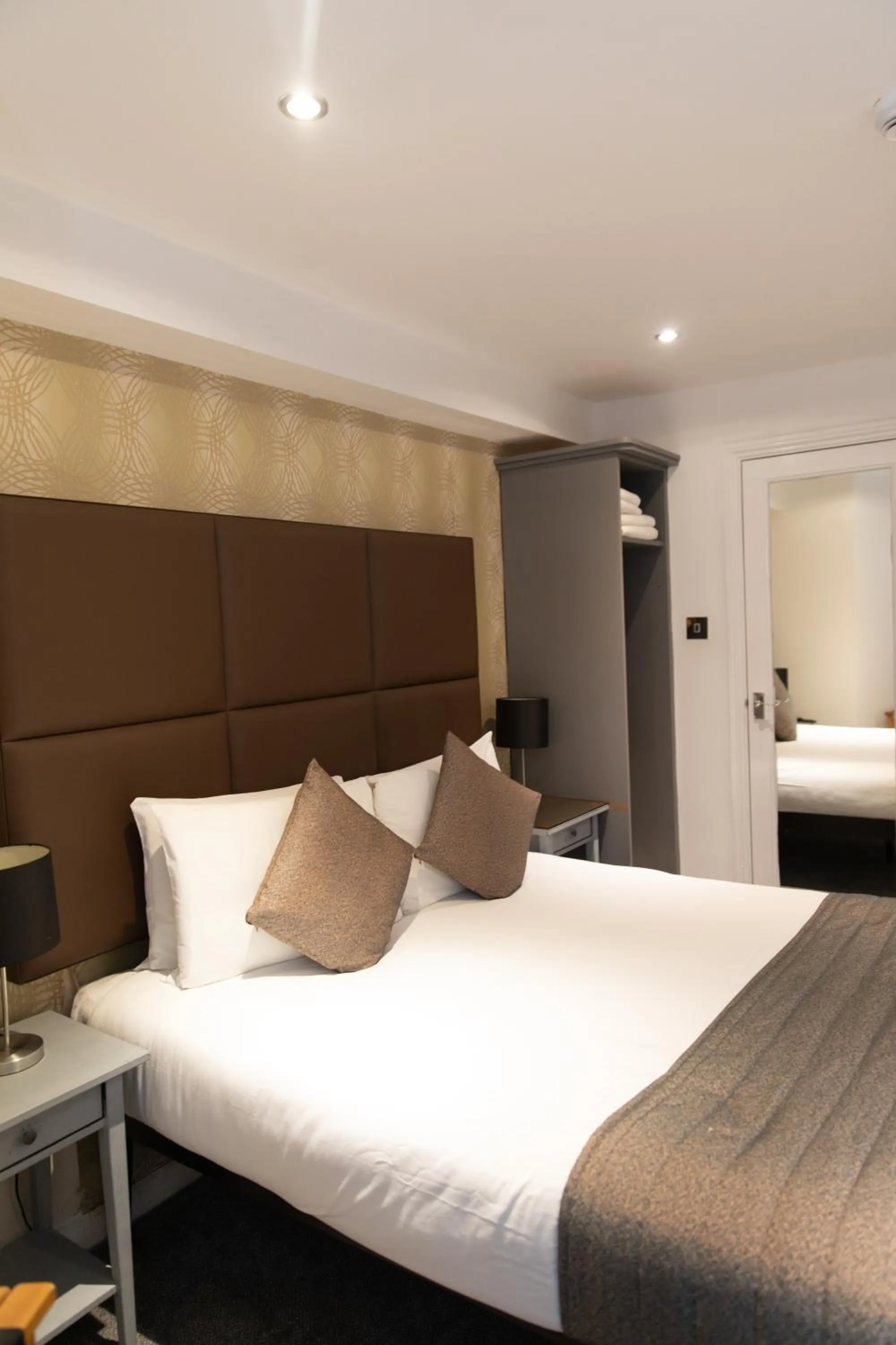 Bed in Duke Of Leinster Hotel