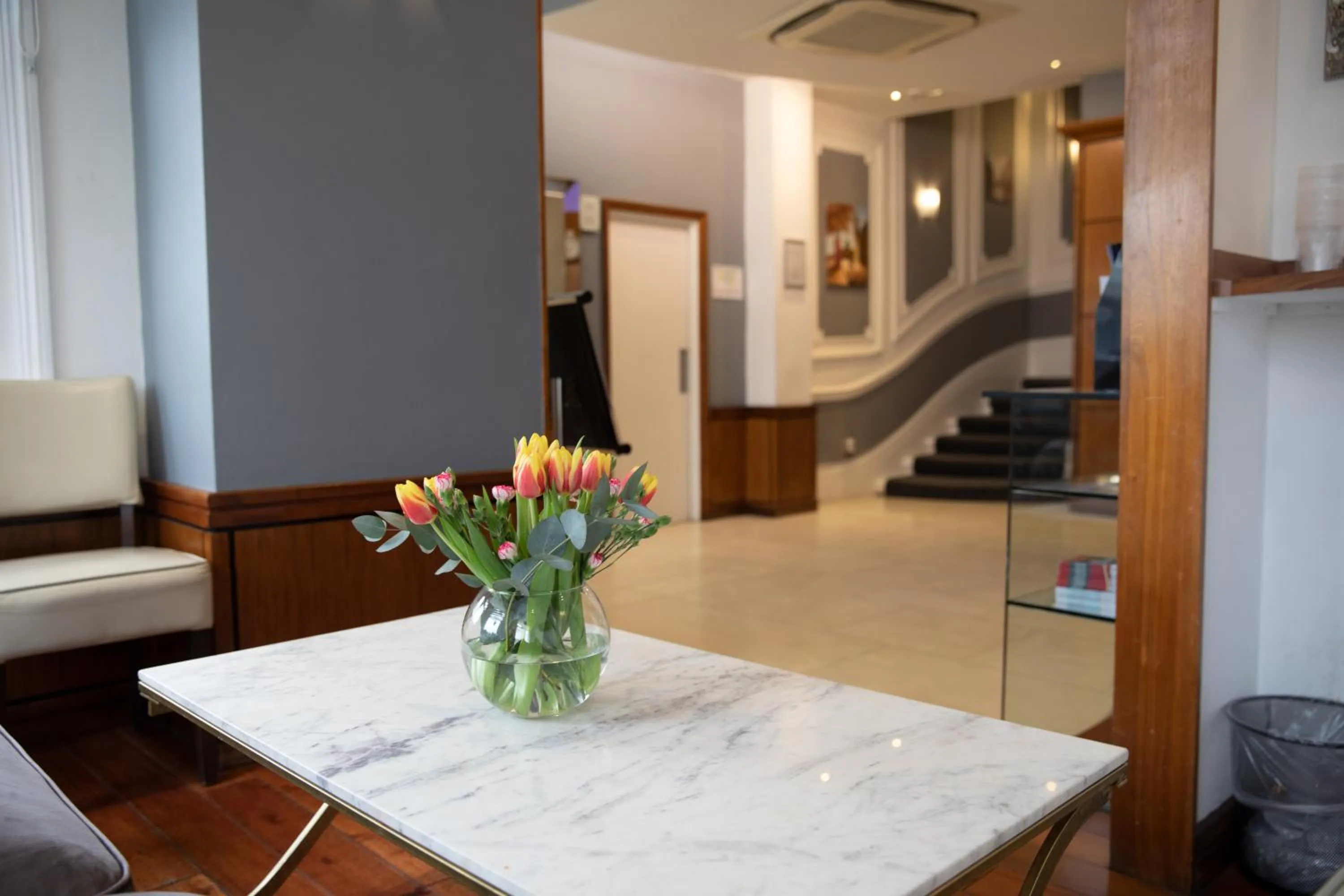 Living room in Duke Of Leinster Hotel