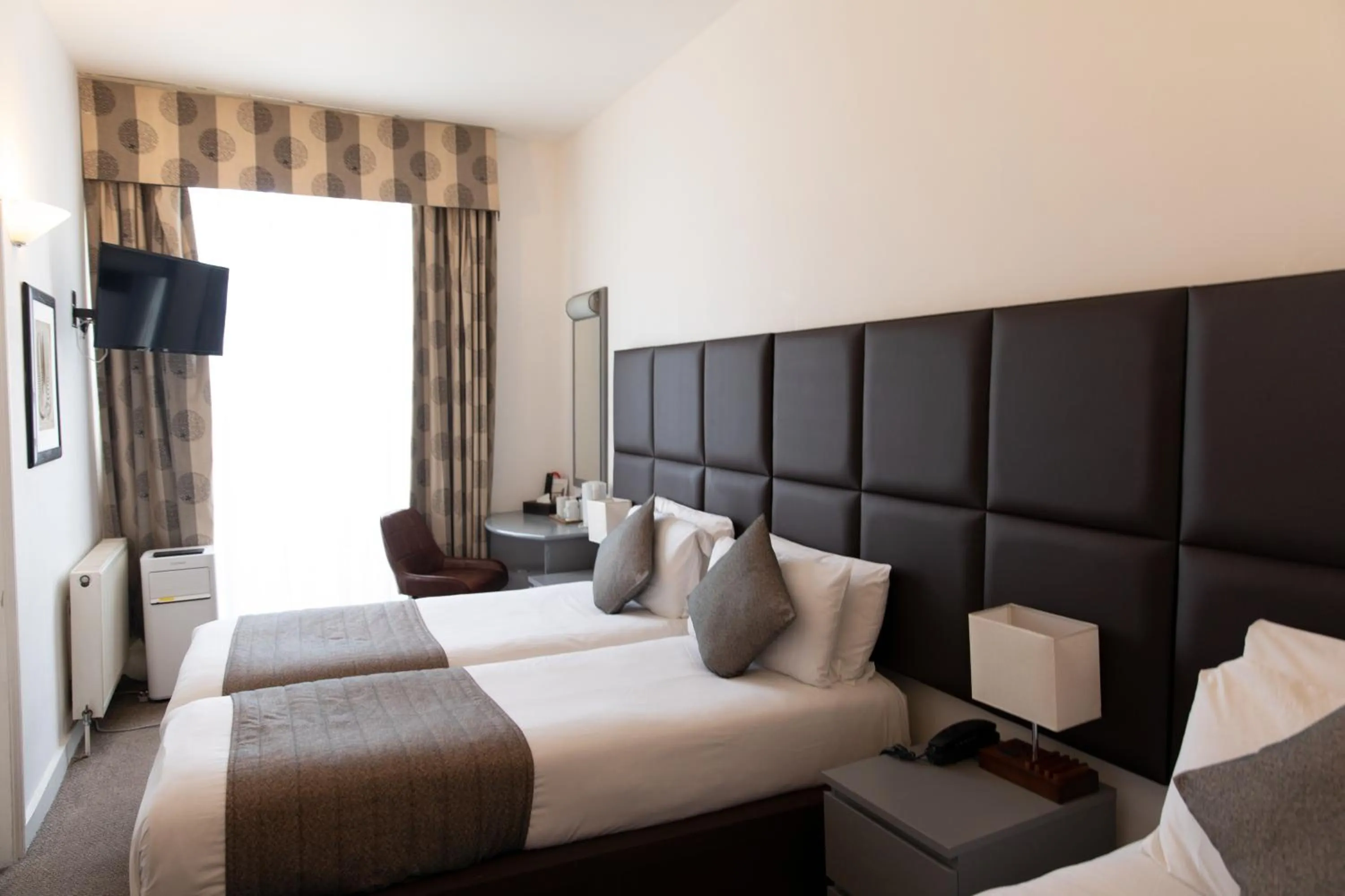 Bed in Duke Of Leinster Hotel