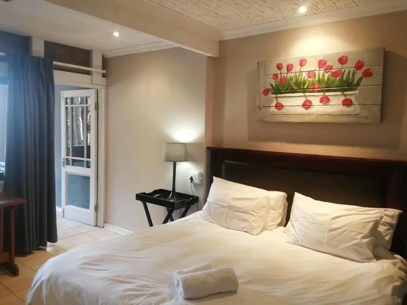 Bedroom, Bed in Zebrina Guest House