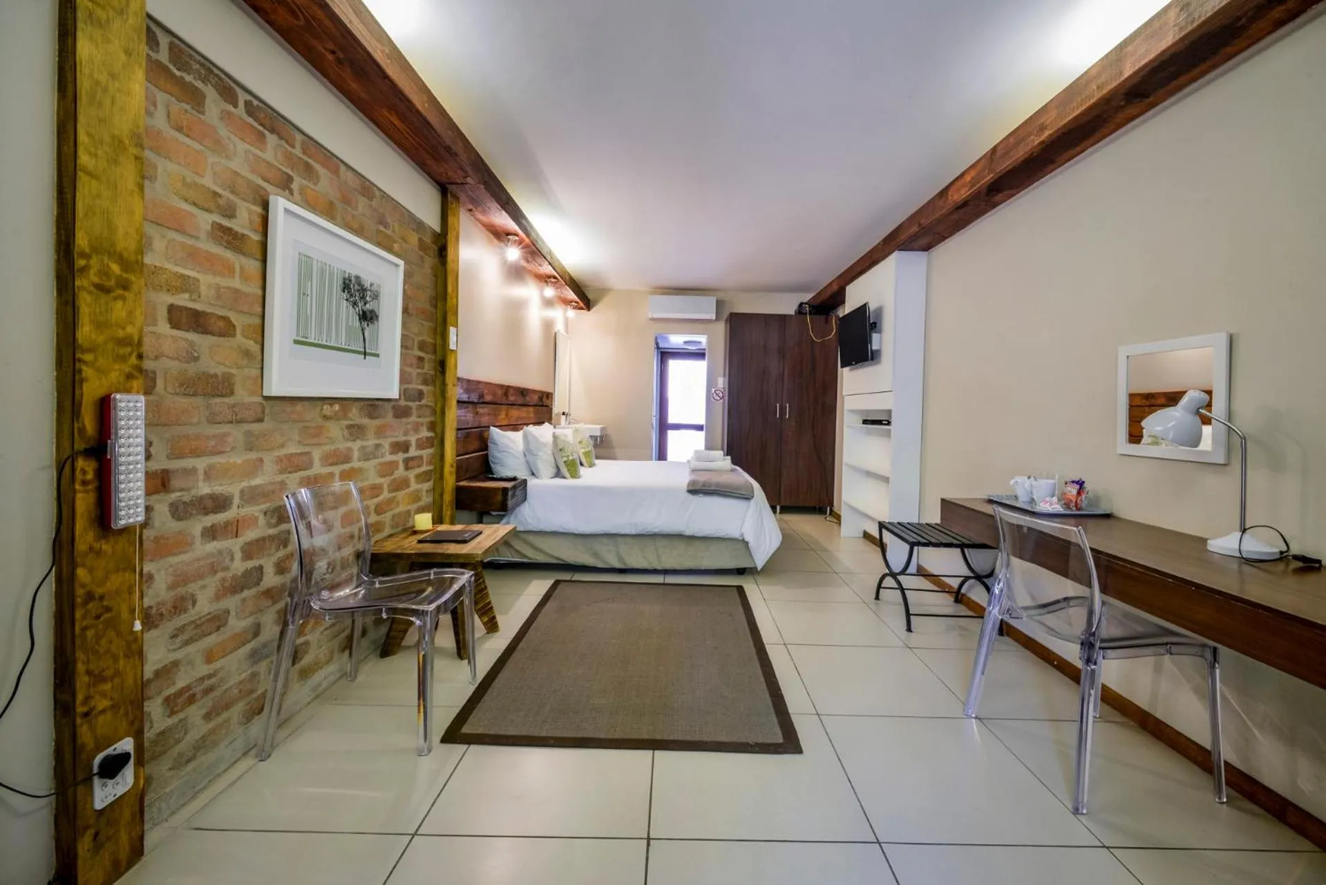 Bed in Zebrina Guest House