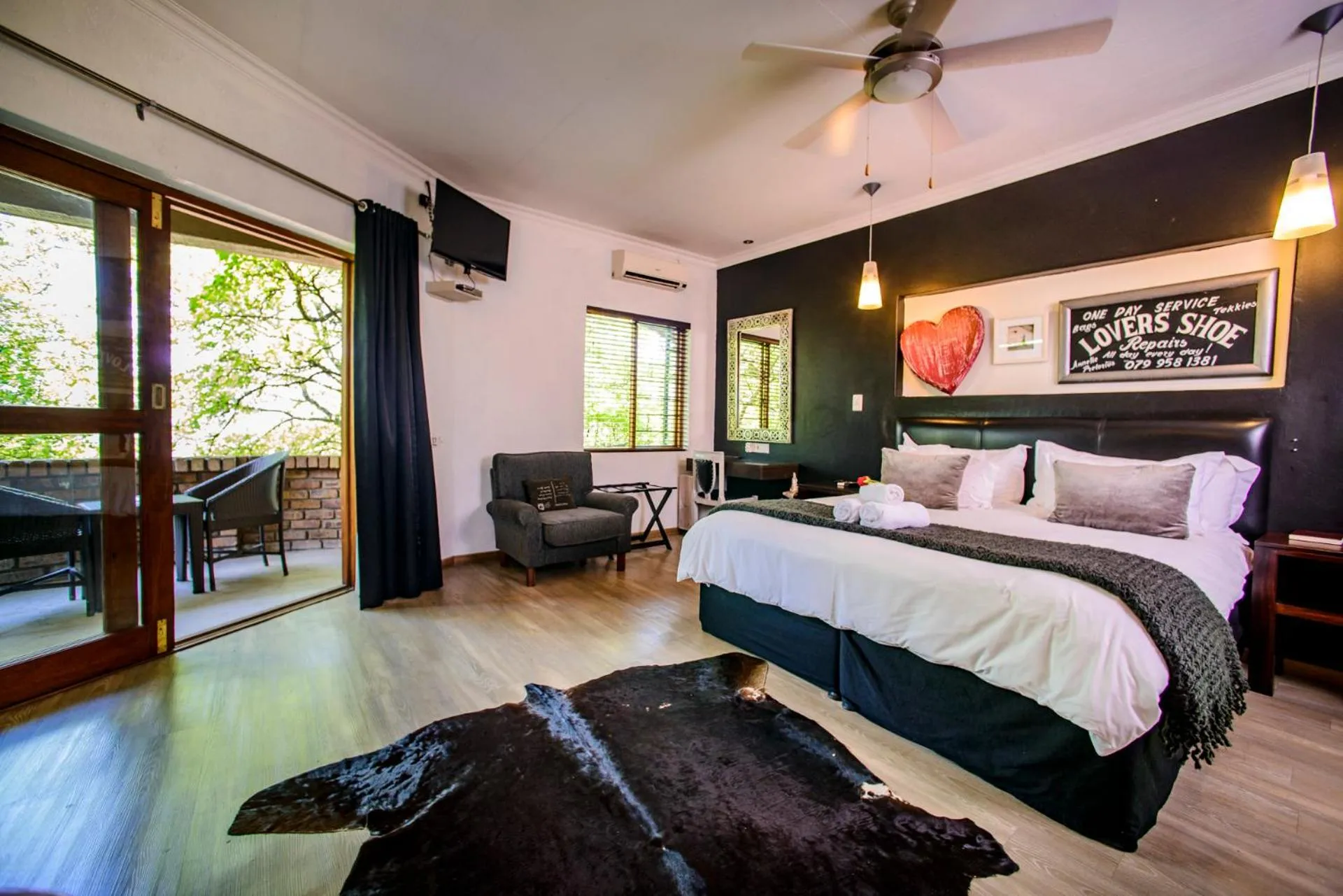 Bed in Zebrina Guest House