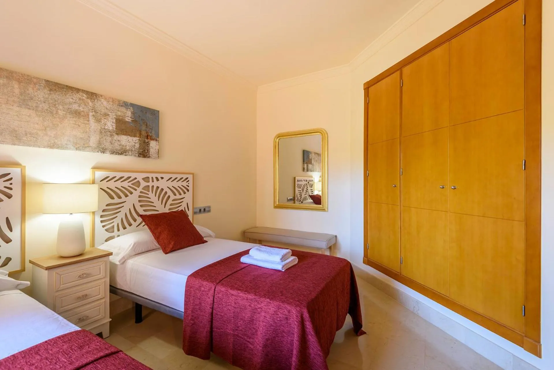 Bedroom, Bed in Alcam Aloha Deluxe 42