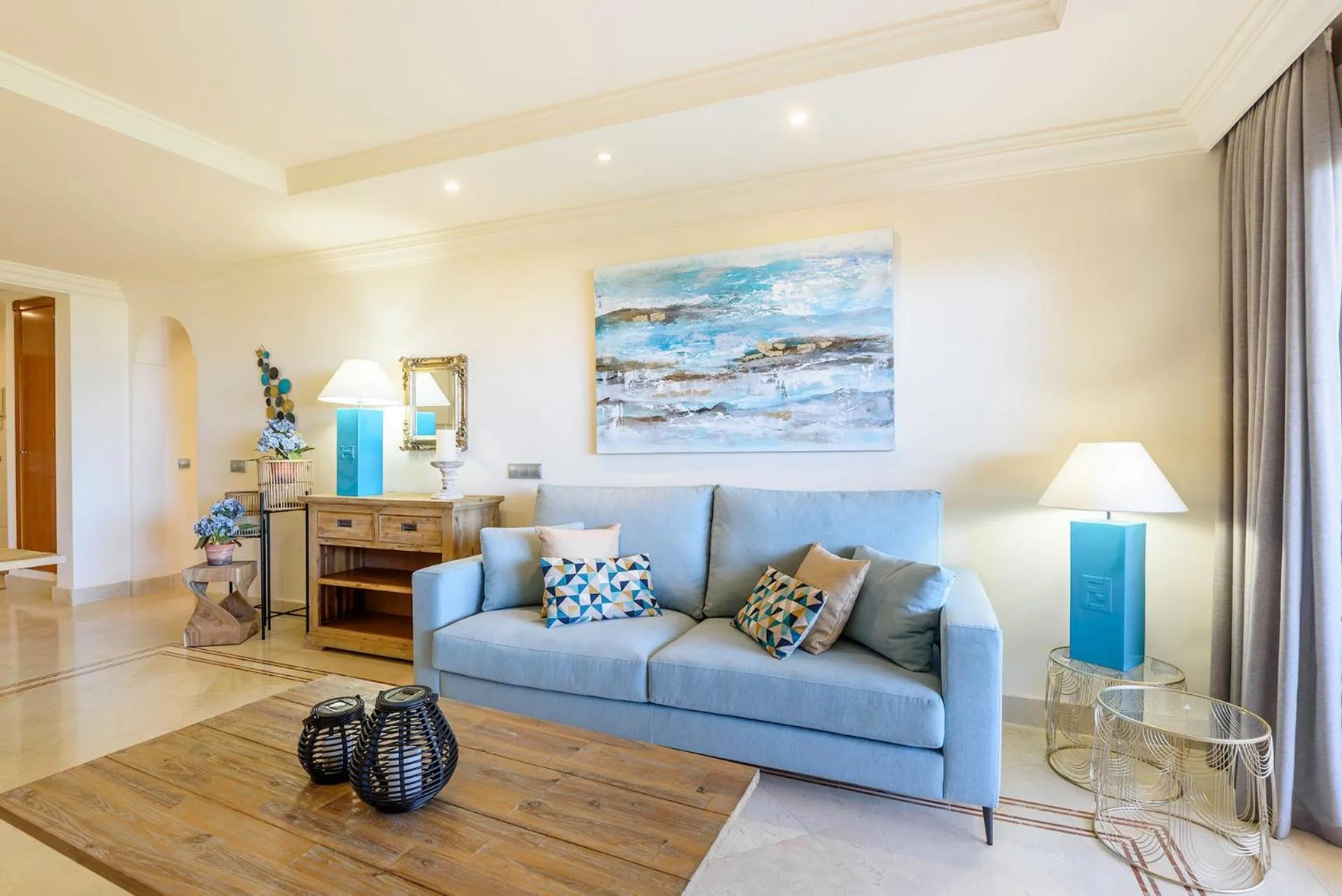 Living room in Alcam Aloha Deluxe 42