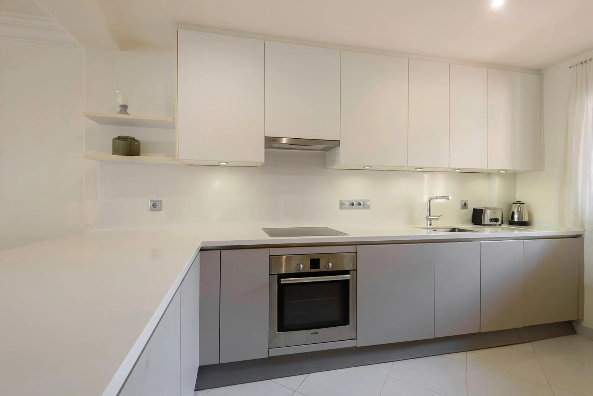 kitchen in Alcam Aloha Deluxe 42