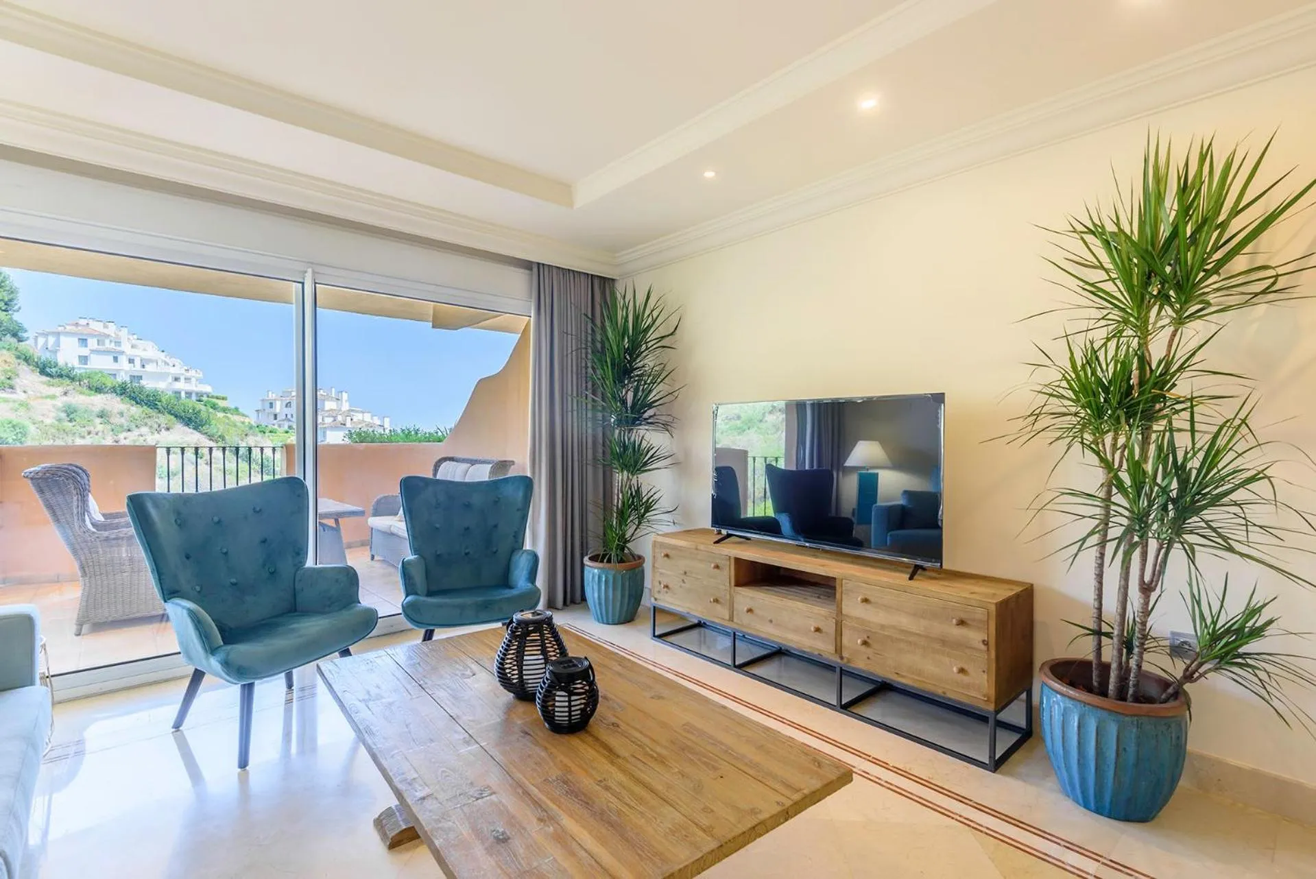 Living room in Alcam Aloha Deluxe 42