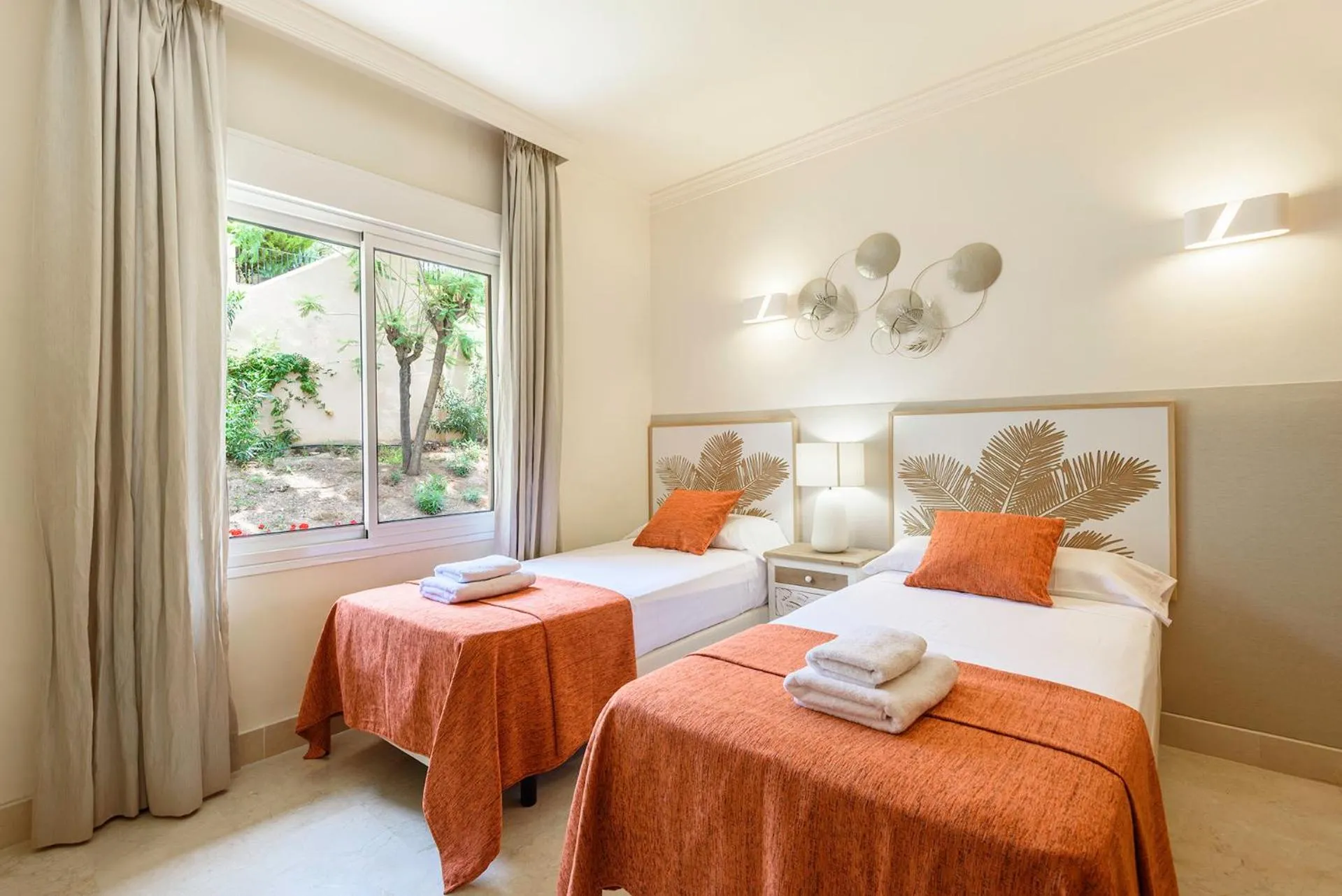 Bedroom, Bed in Alcam Aloha Deluxe 42