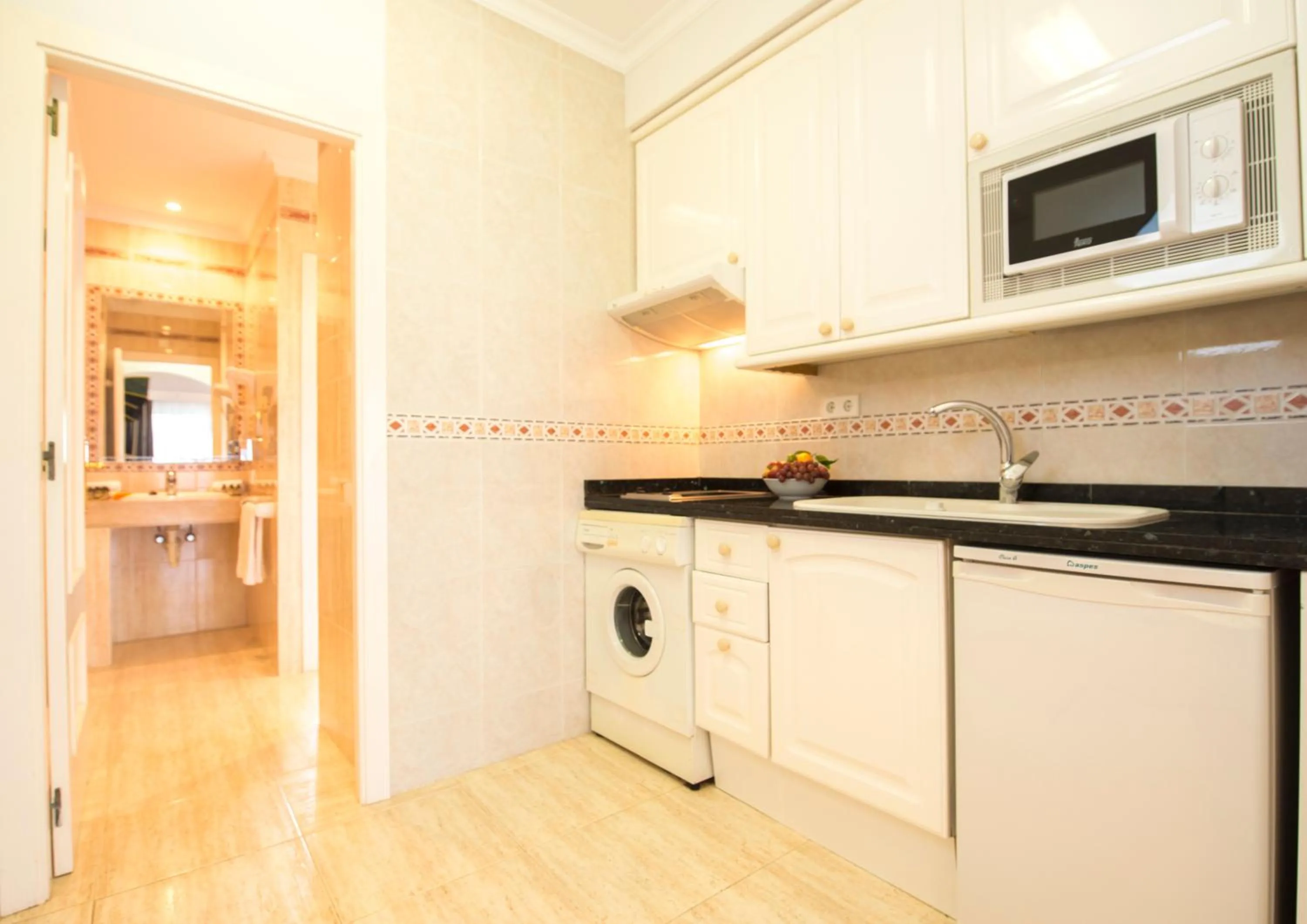 Kitchen or kitchenette in Ona Village Cala d'Or