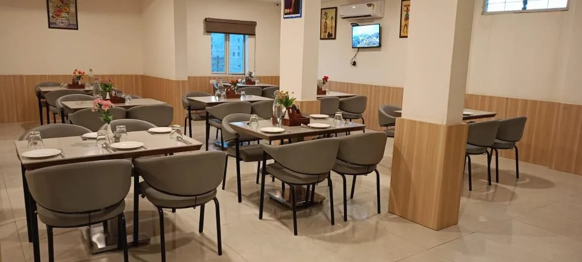 Restaurant/places to eat in Zip By Spree Hotels Bhopal