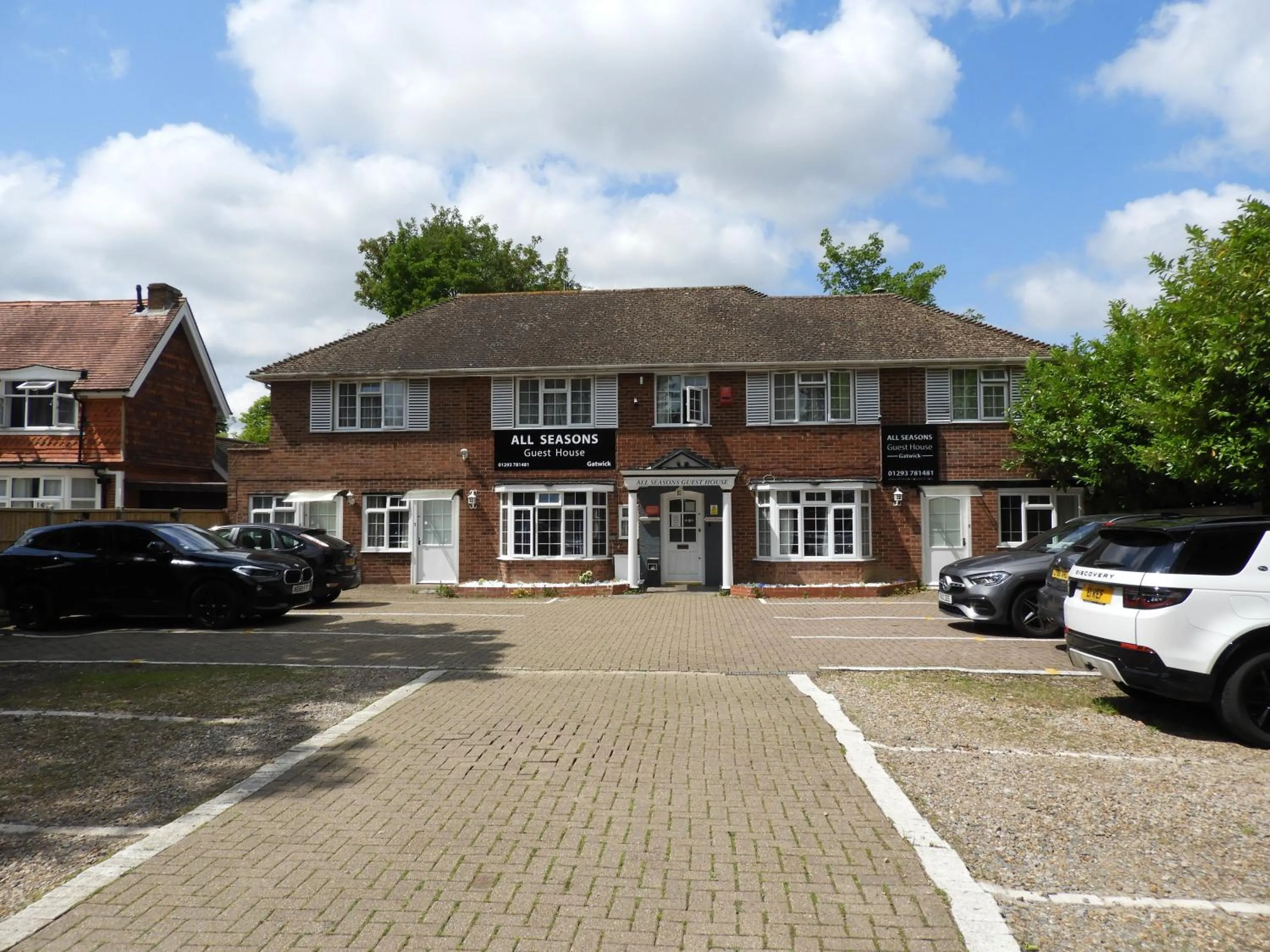 Property building in All Seasons Gatwick Guest House & Parking