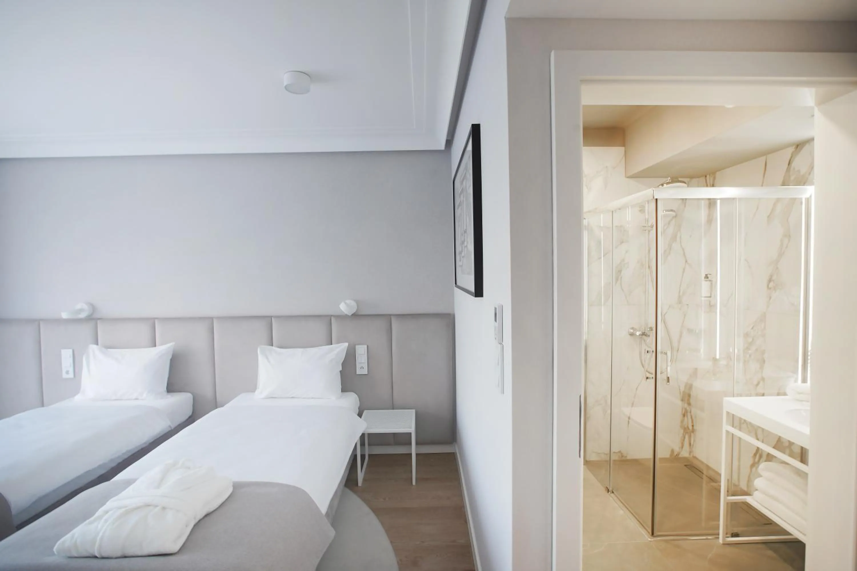 Shower, Bed in Hotel Park 17