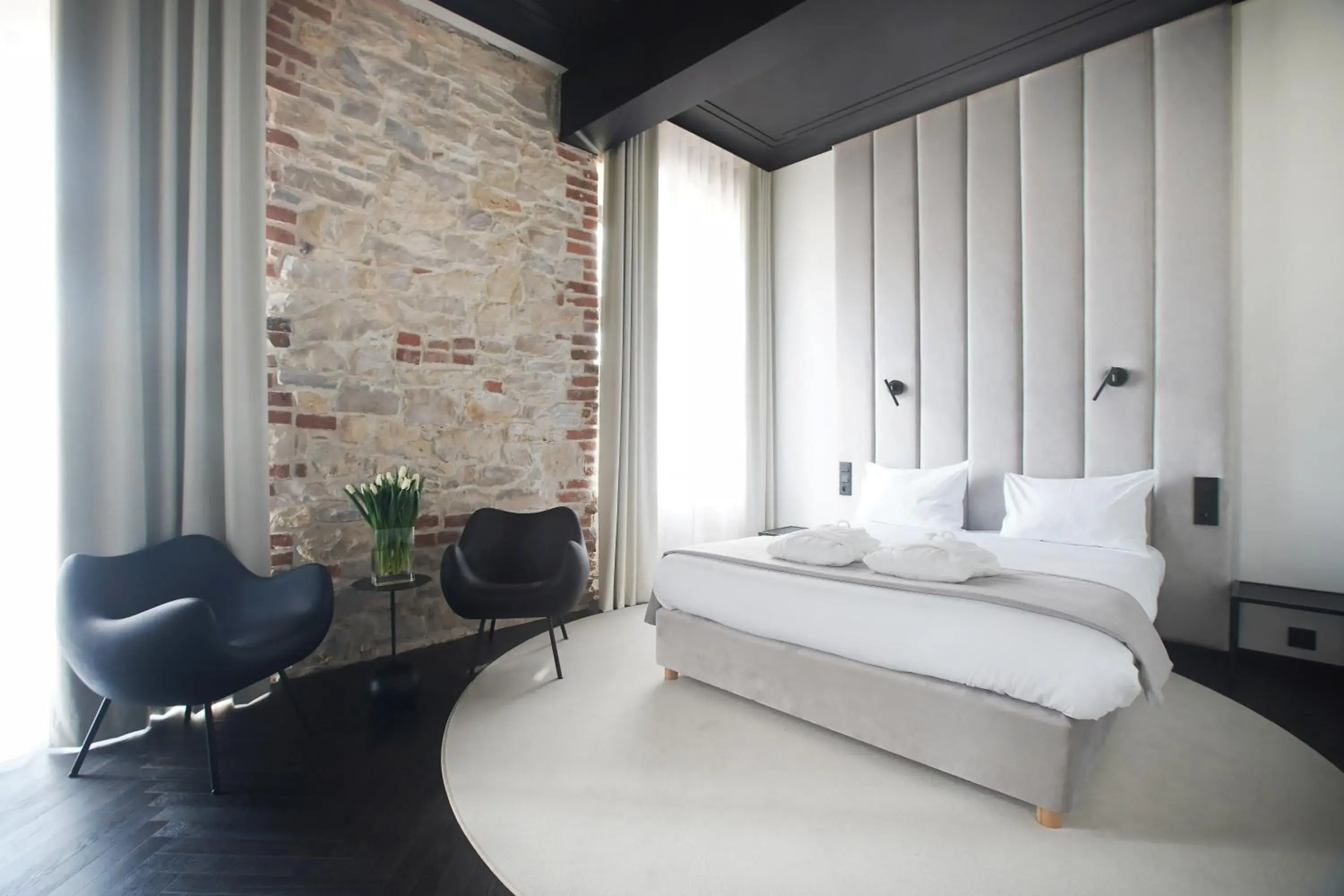 Deluxe Double Room with Balcony in Hotel Park 17 Deluxe Double Room with Balcony in Hotel Park 17