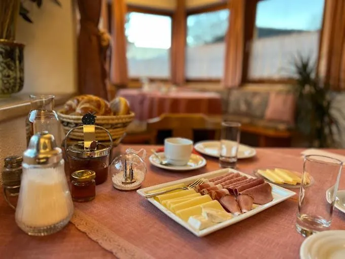 Breakfast in KREUZHOF Seefeld