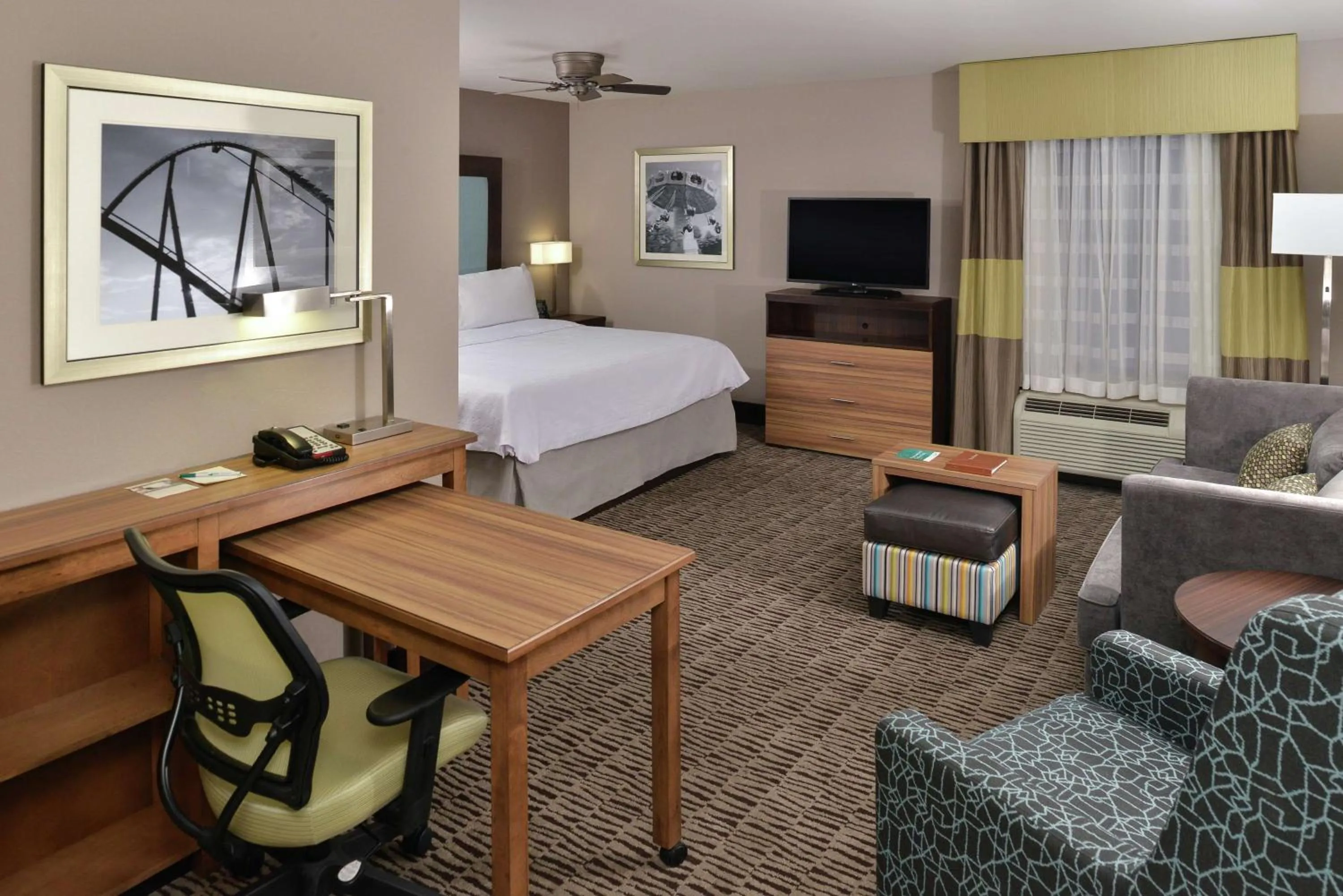 Bedroom, Bed in Homewood Suites by Hilton Cincinnati/Mason