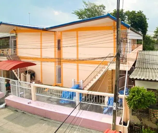 Budget Single Room - single occupancy in S.P.C Apartment by Brodderud Budget Single Room - single occupancy in S.P.C Apartment by Brodderud