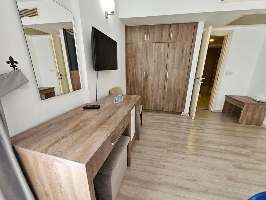 TV and multimedia in Park Palace Hotel