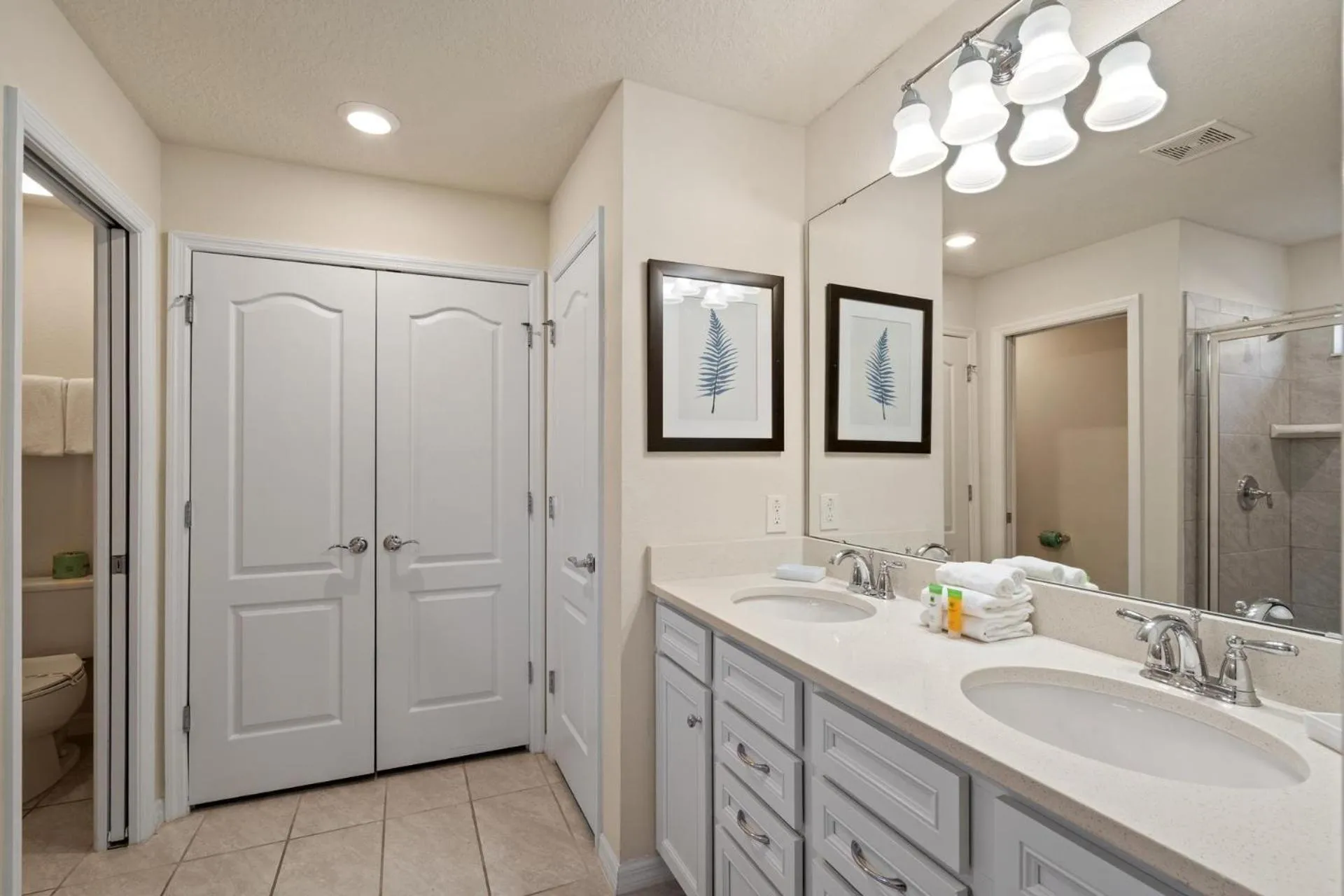 Bathroom in 5448 Misty Oak