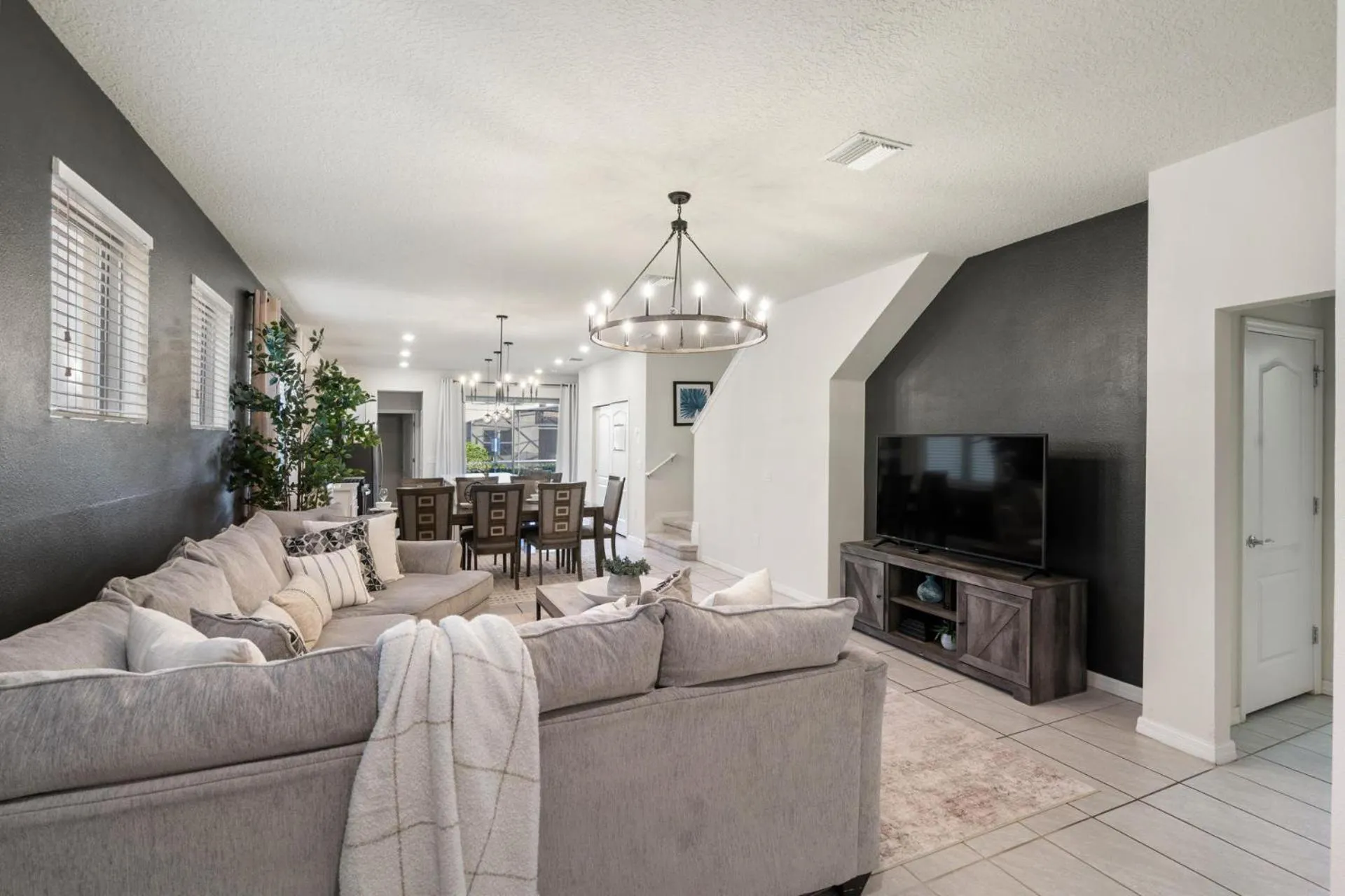 Living room in 5448 Misty Oak