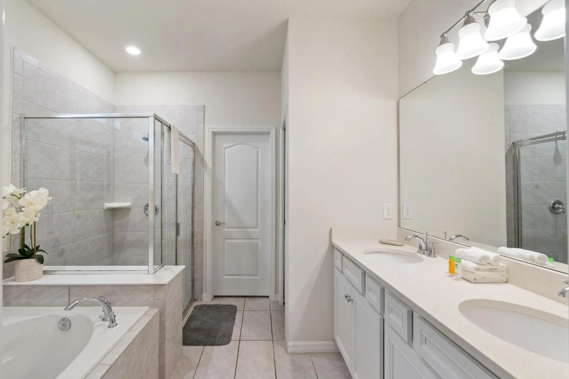 Bathroom in 5448 Misty Oak