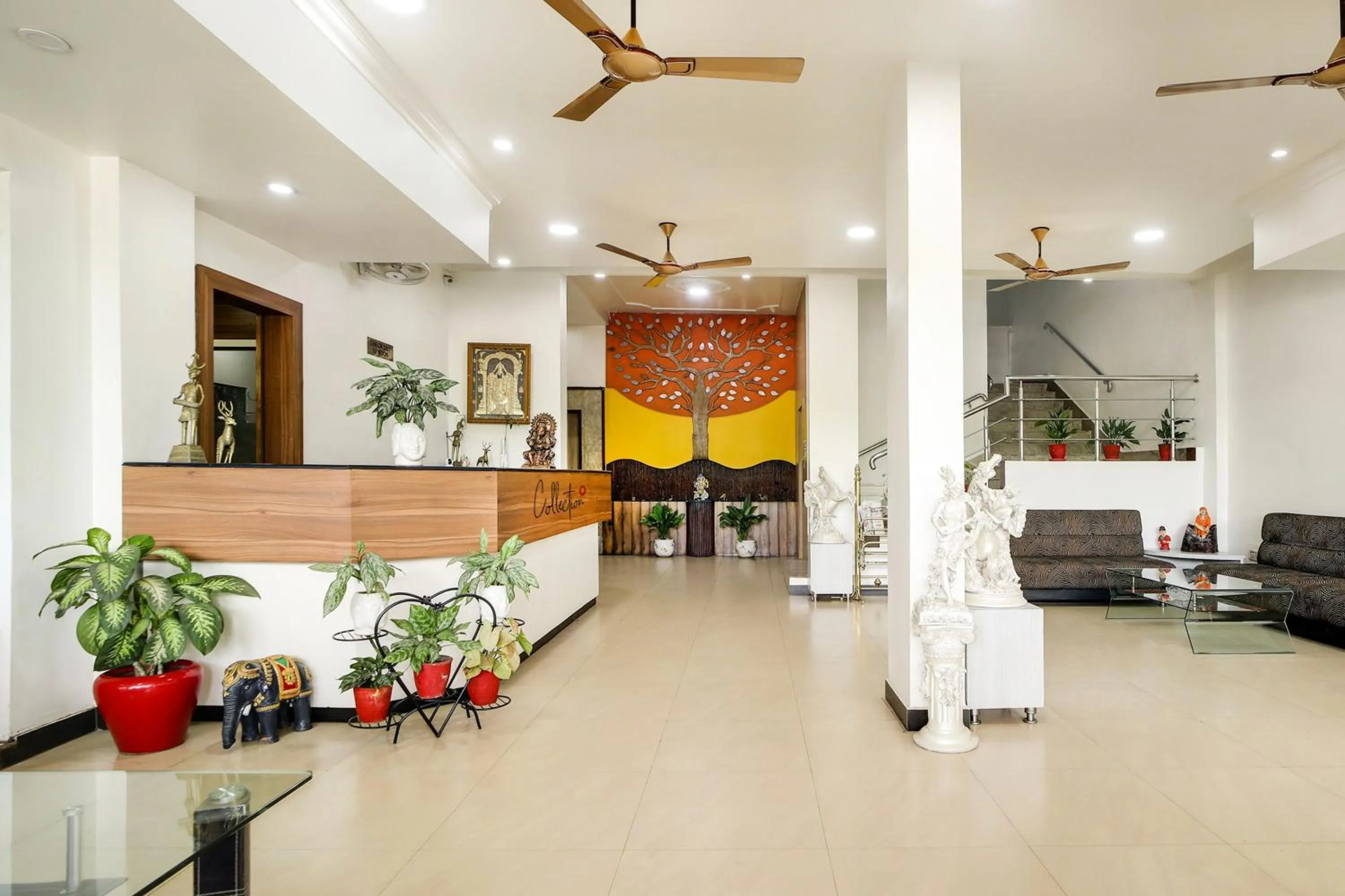 Lobby or reception in Collection O Hotel Silver Inn