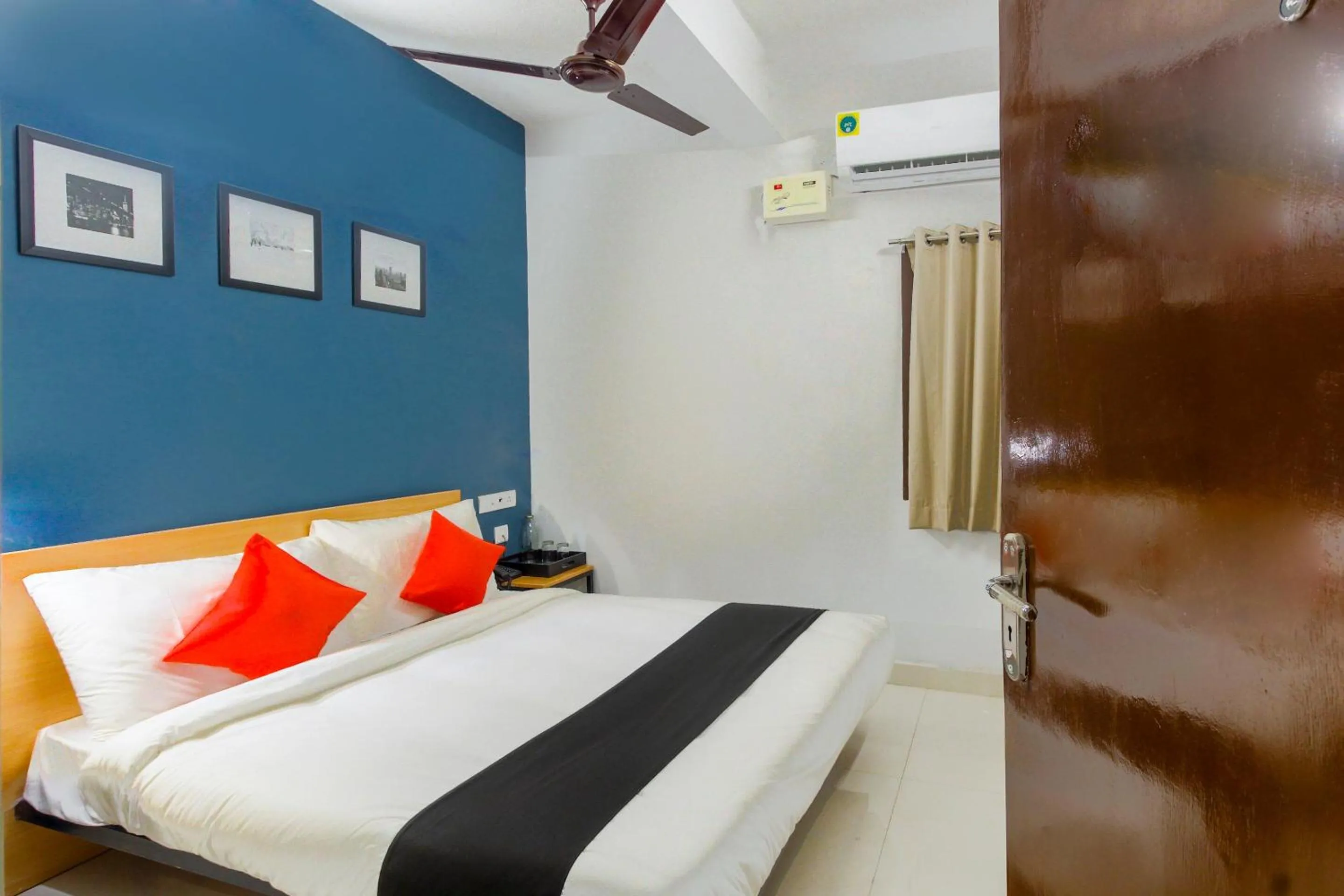 Bedroom in Hotel O Murugan Rooms