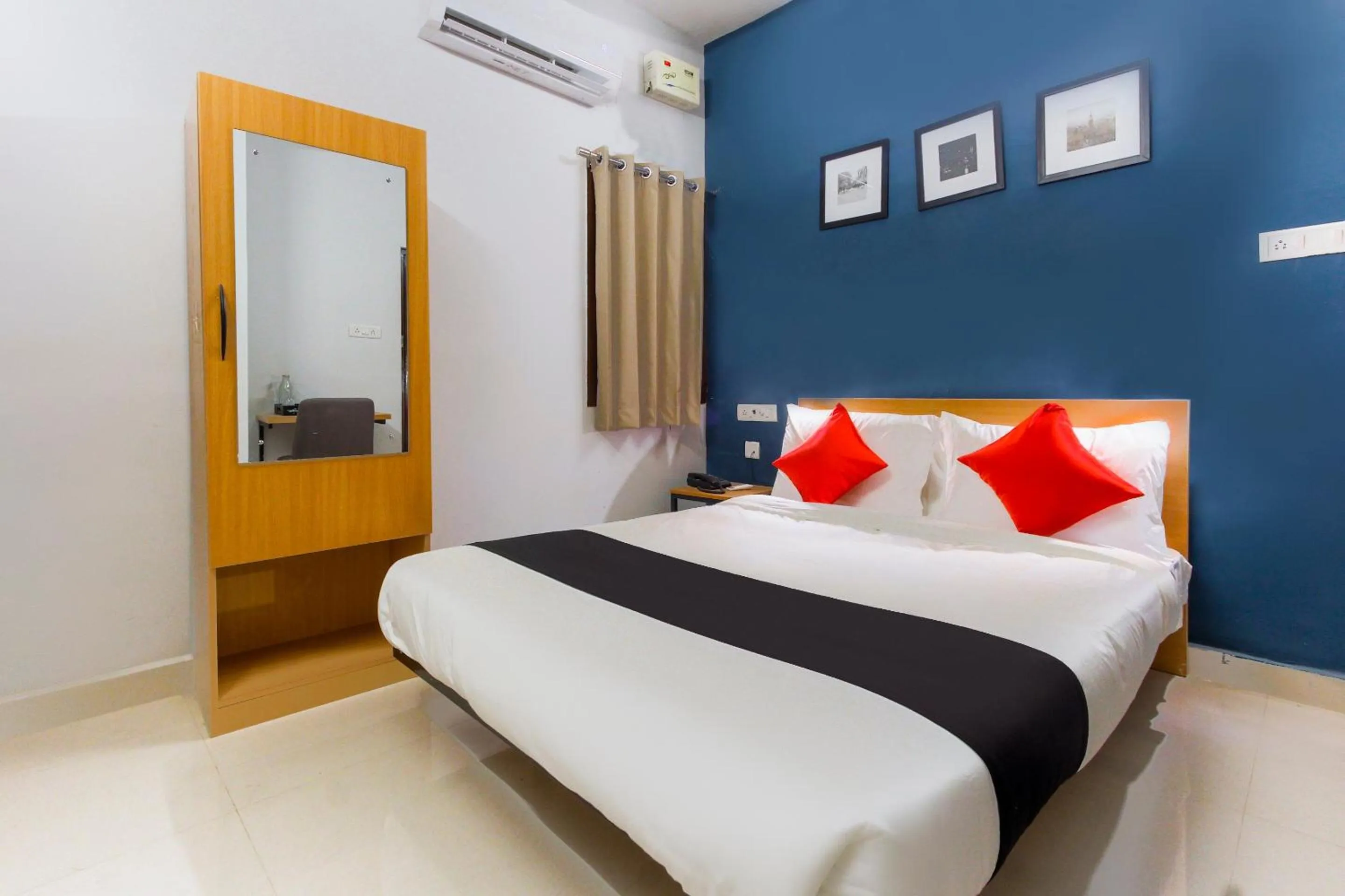 Bedroom in Hotel O Murugan Rooms