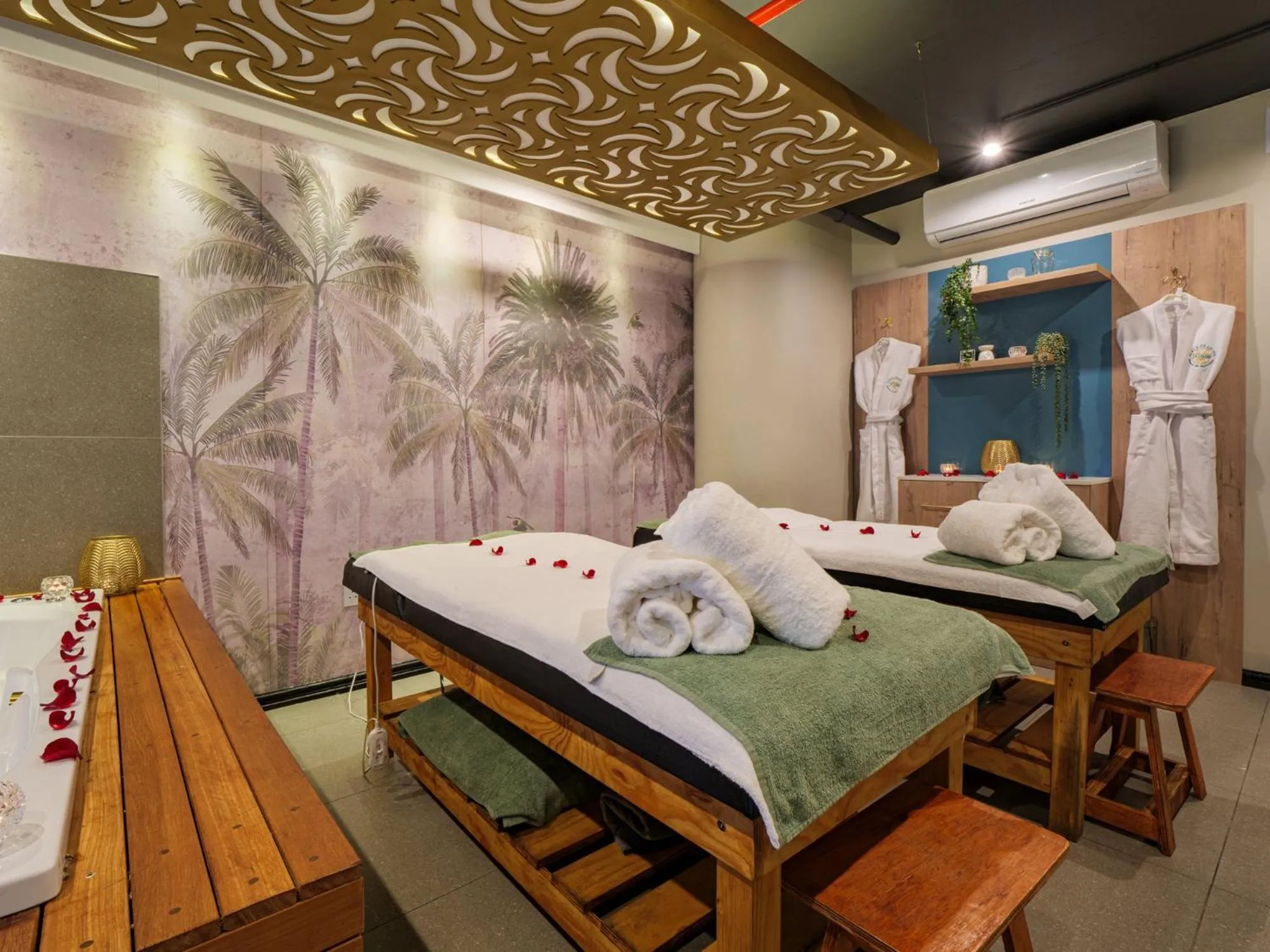 Bed in Coastlands Skye Hotel, Ridgeside, Umhlanga