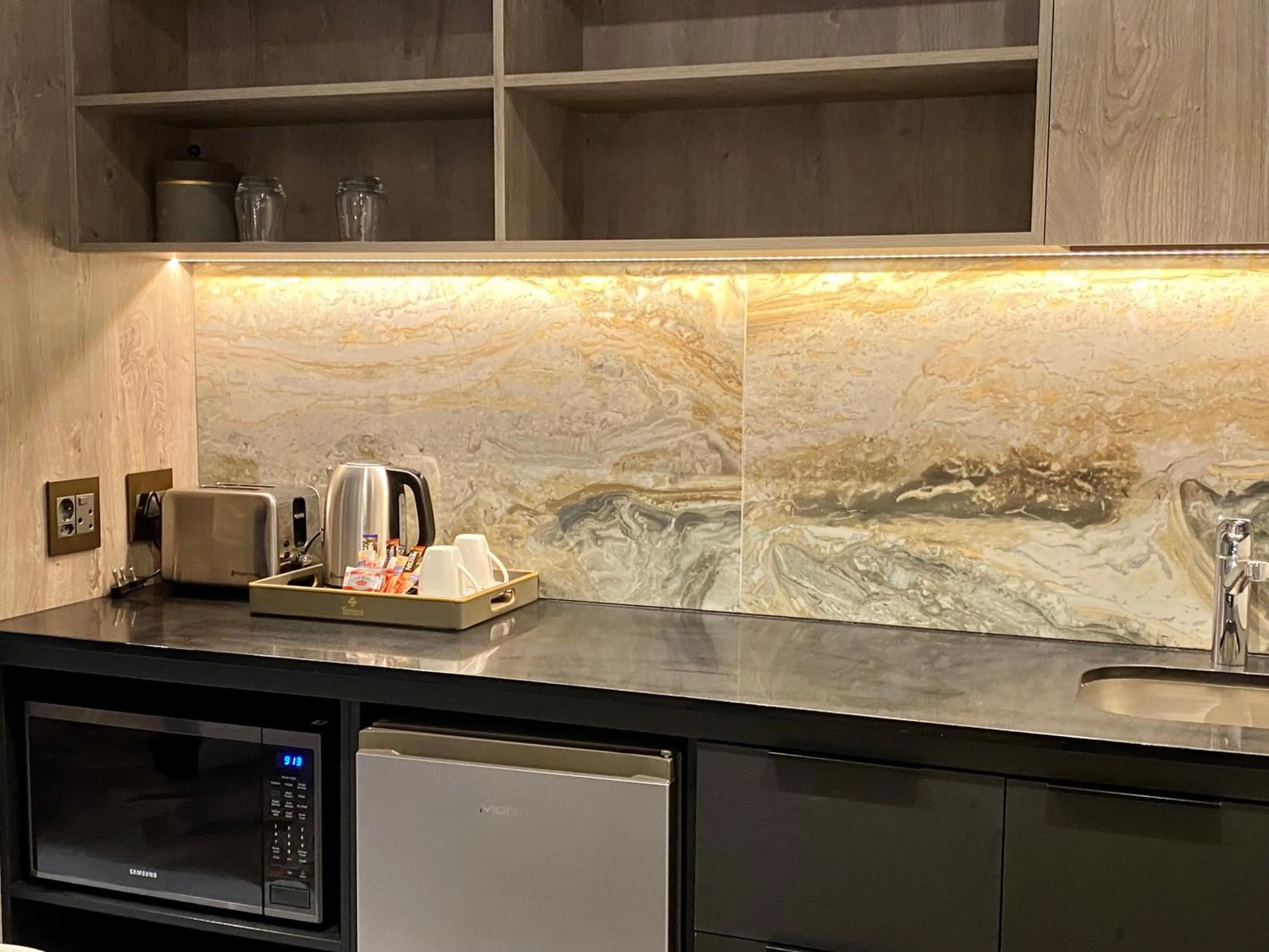 Coffee/tea facilities in Coastlands Skye Hotel, Ridgeside, Umhlanga