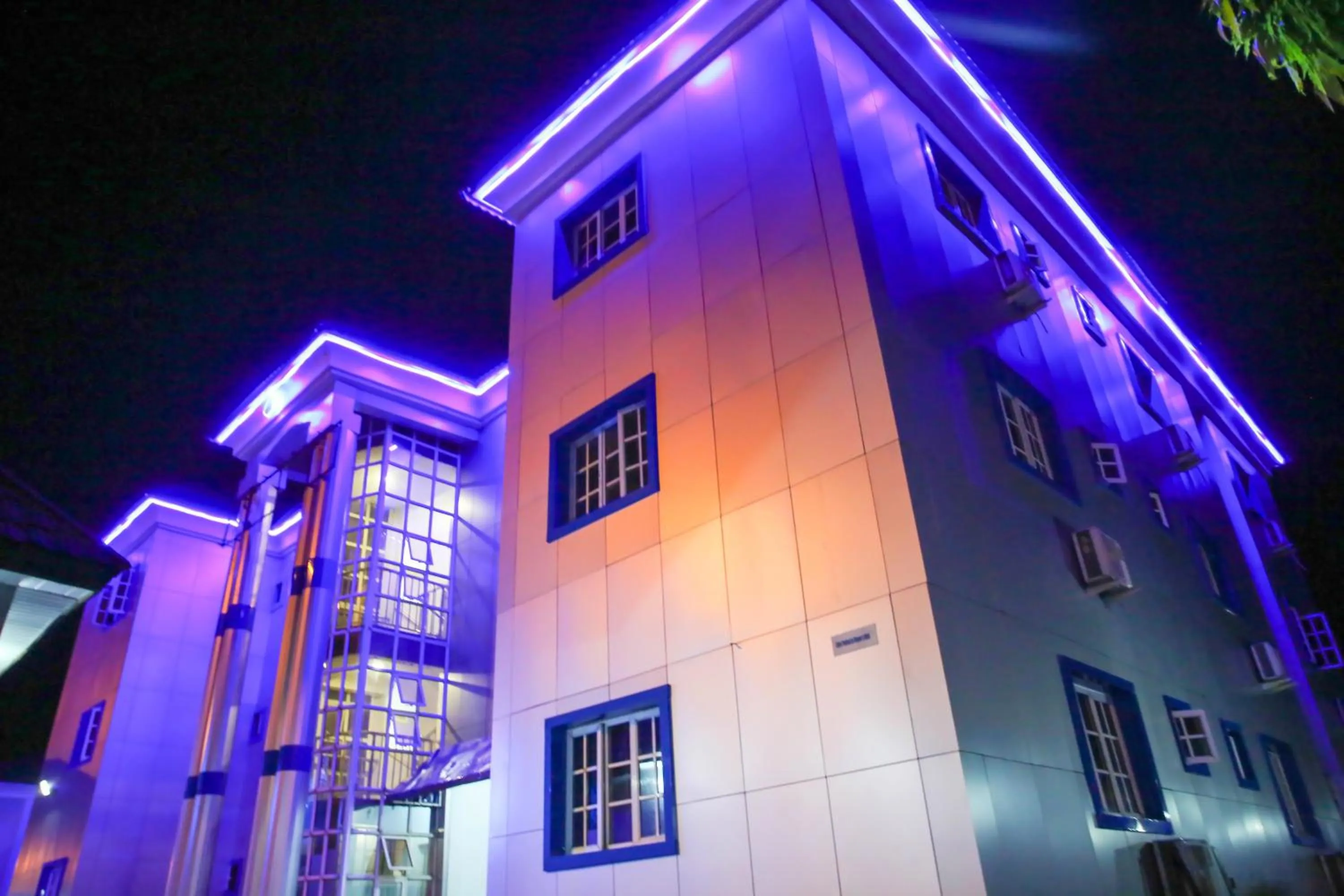 Western Dreams Hotel