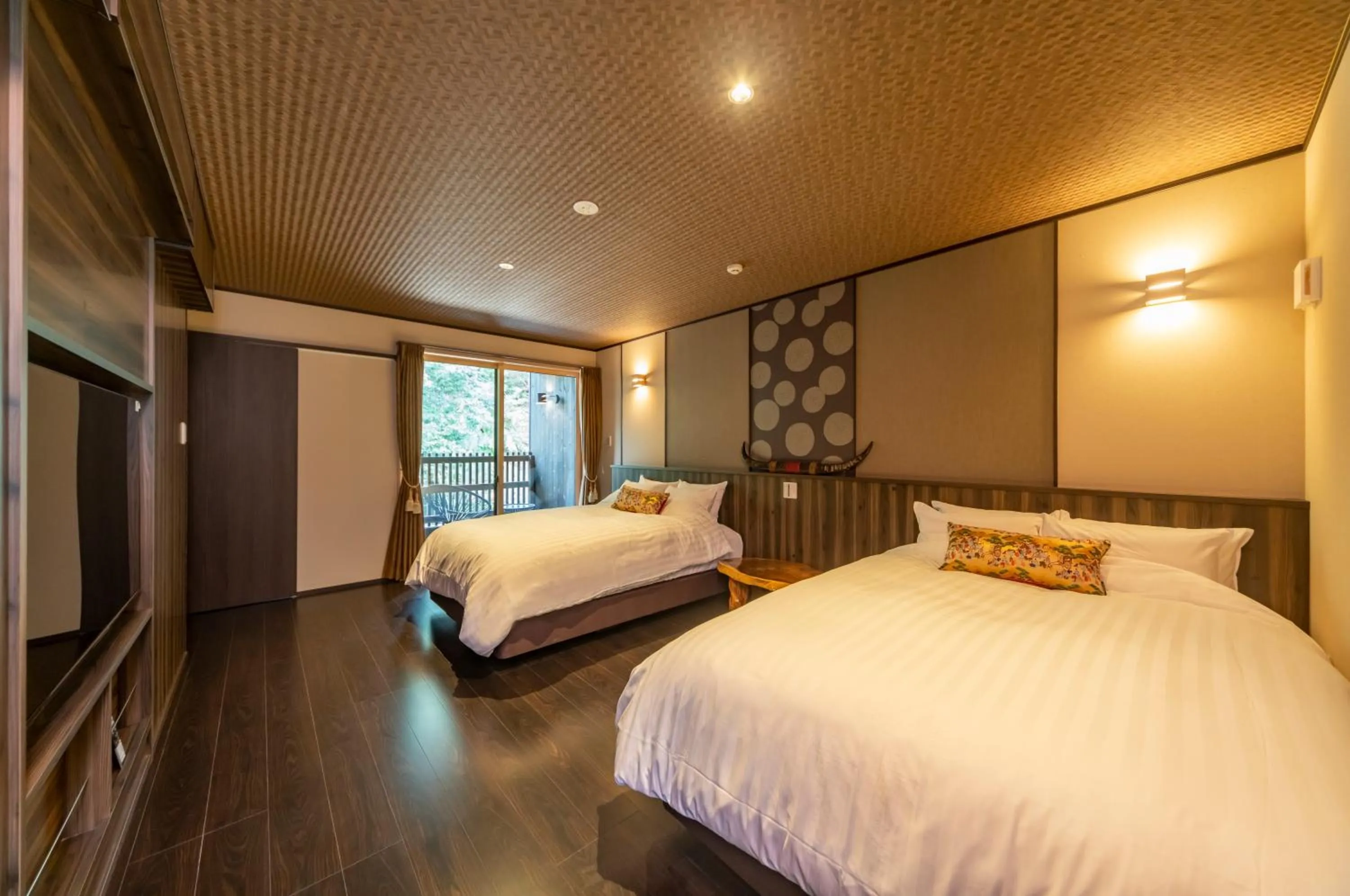 Twin Room with Private External Bathroom in Kagetsu Taisyokan