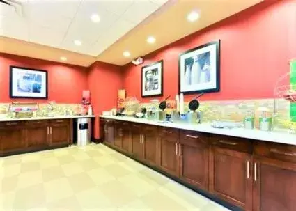 Breakfast in Hampton Inn Corning/Painted Post Breakfast in Hampton Inn Corning/Painted Post