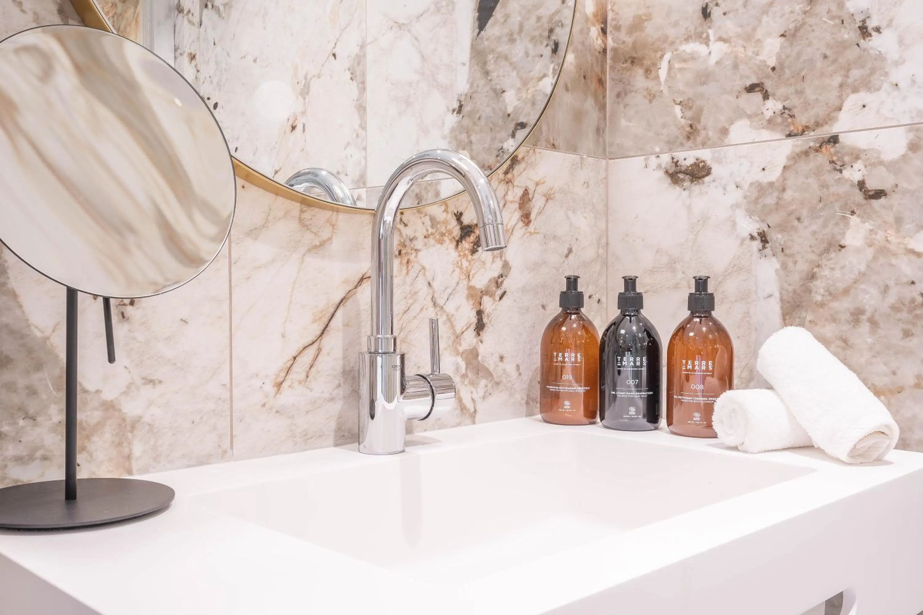 Bathroom in Yuna Saint-Germain-des-Prés - Serviced Apartments