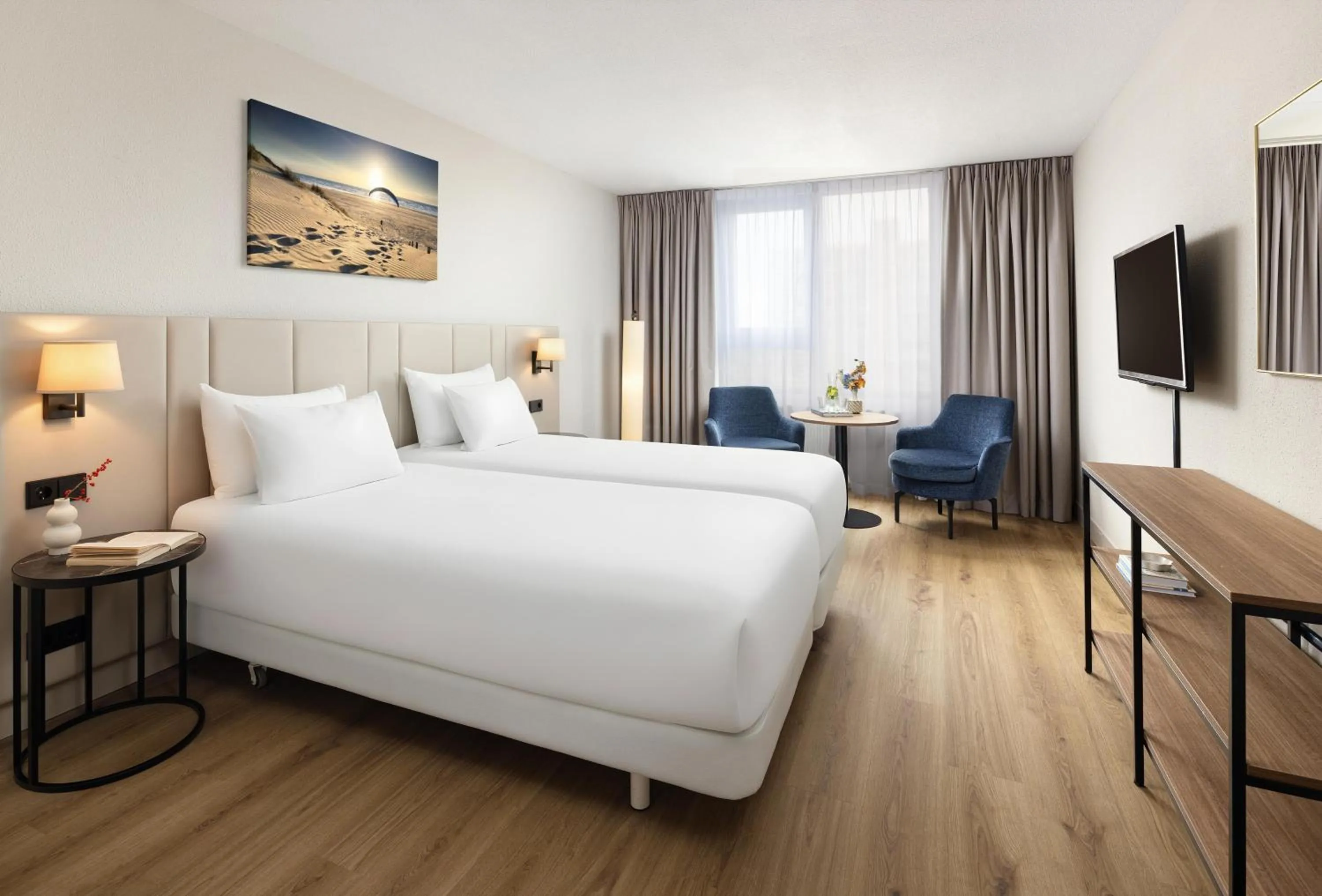 Bedroom, Bed in NH Zandvoort Hotel