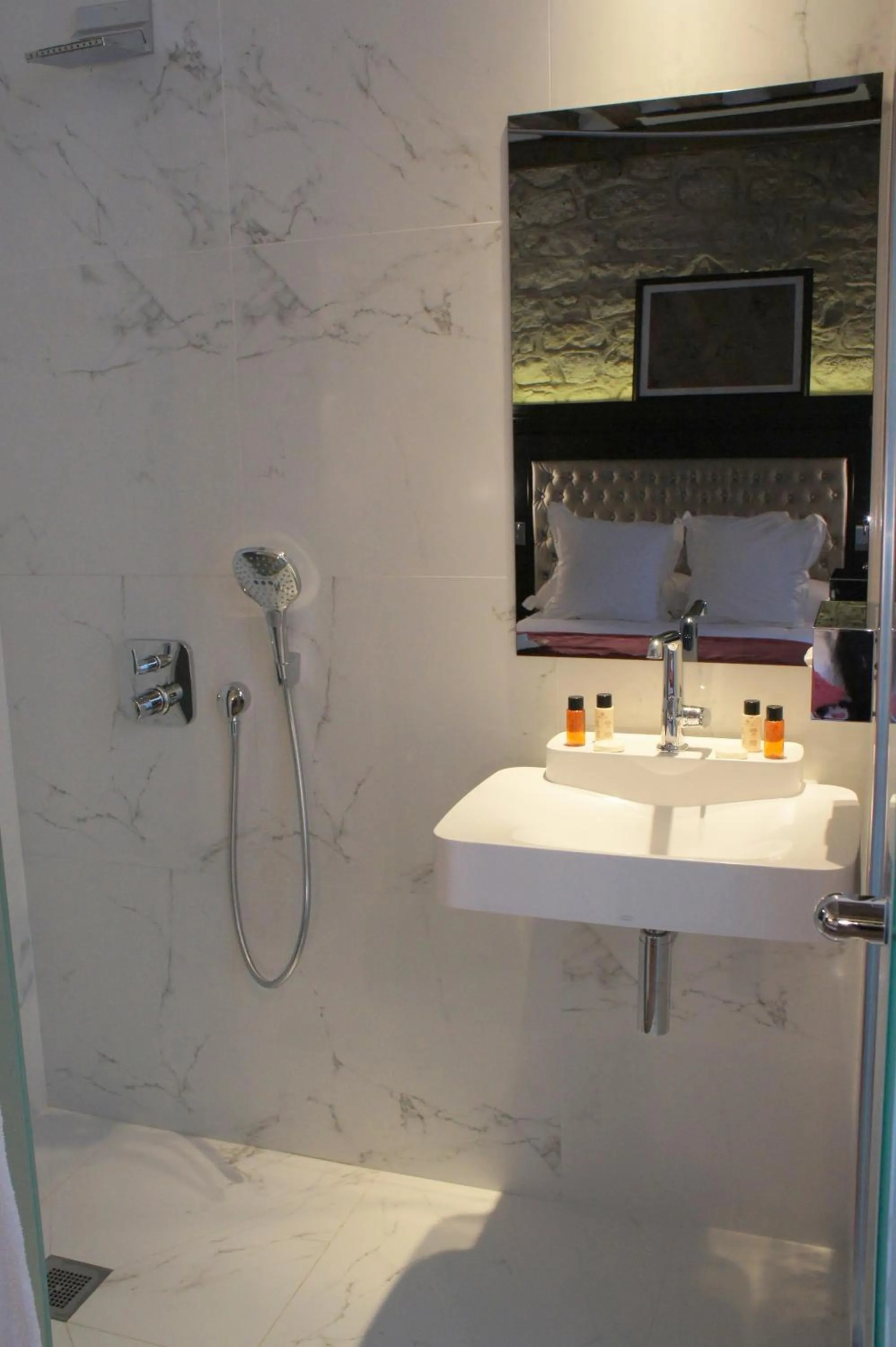 Shower in Tonic Hotel Saint Germain des Prés