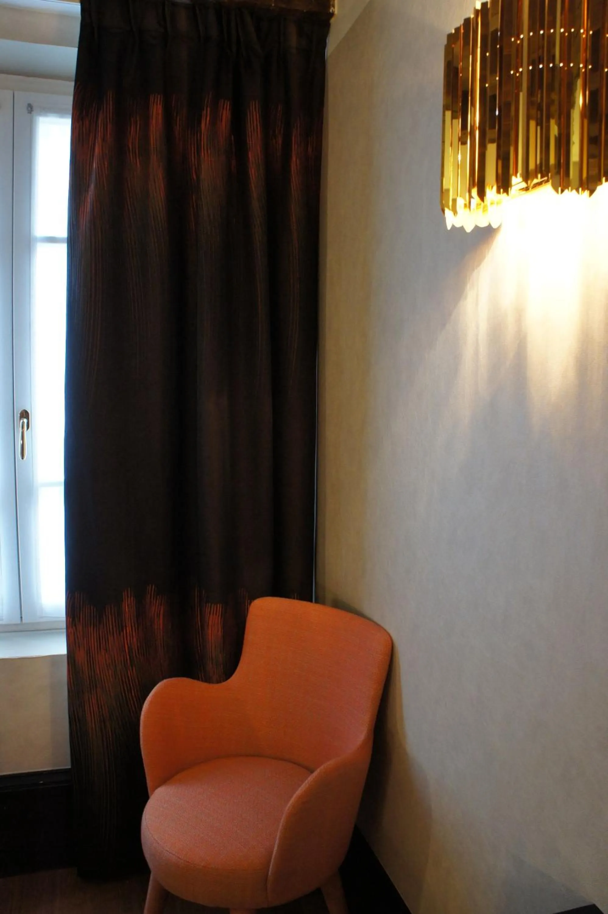 Seating area in Tonic Hotel Saint Germain des Prés