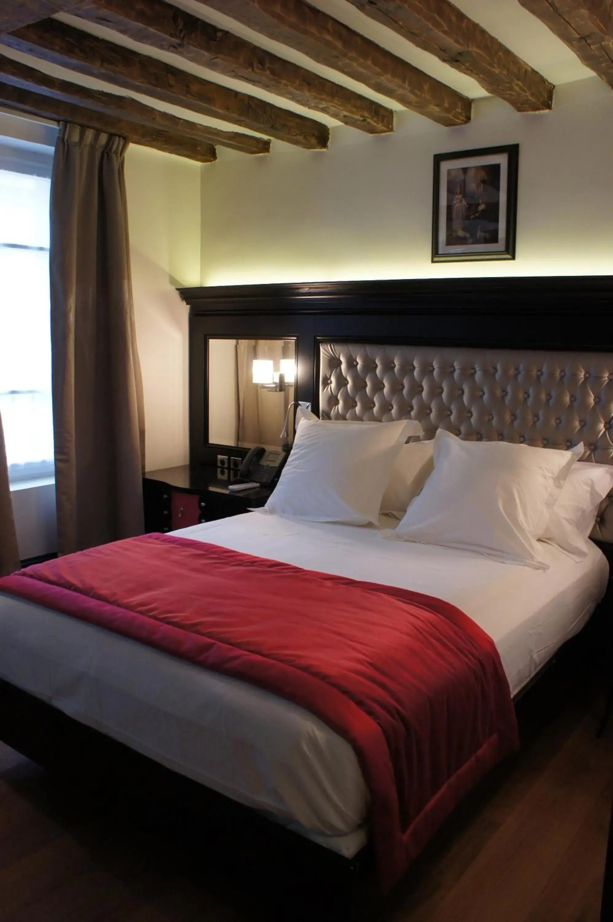 Bed in Tonic Hotel Saint Germain des Prés Bed in Tonic Hotel Saint Germain des Prés