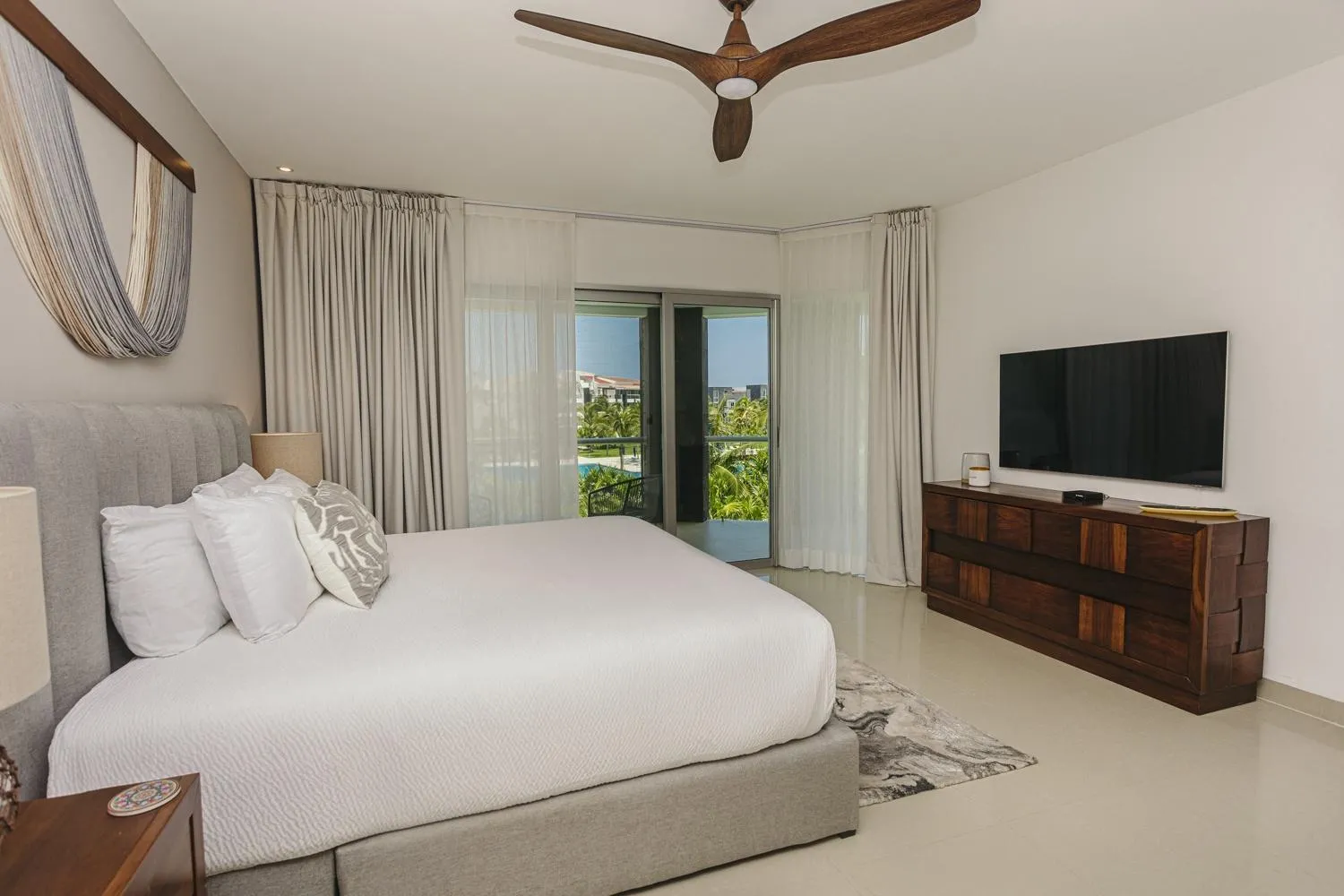 NEW !! Casa Miramar Ocean View 325 S apts