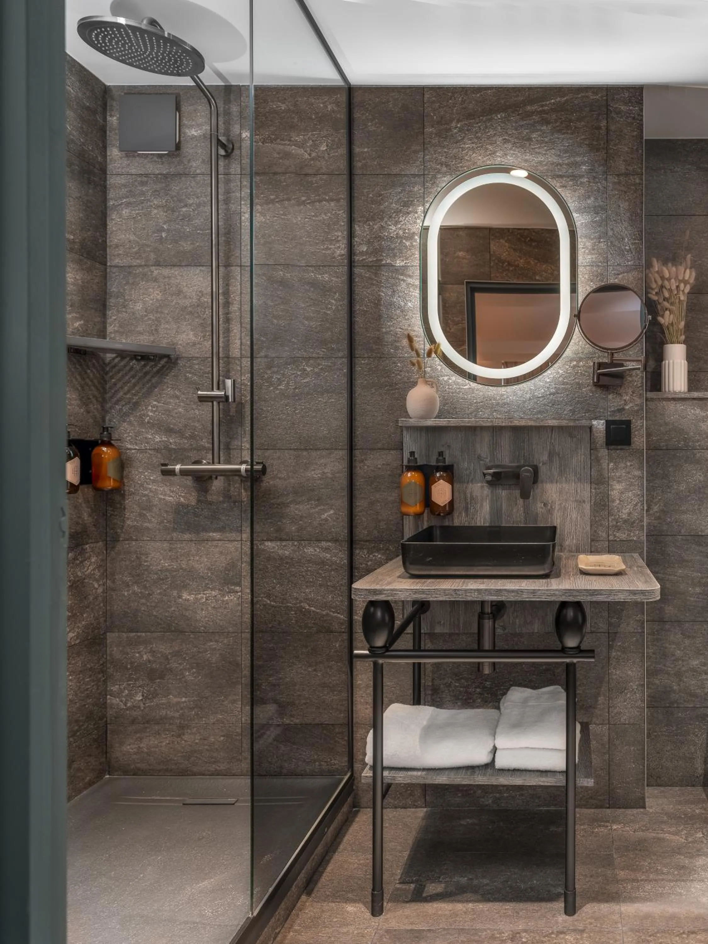 Bathroom in Boudoir des Muses