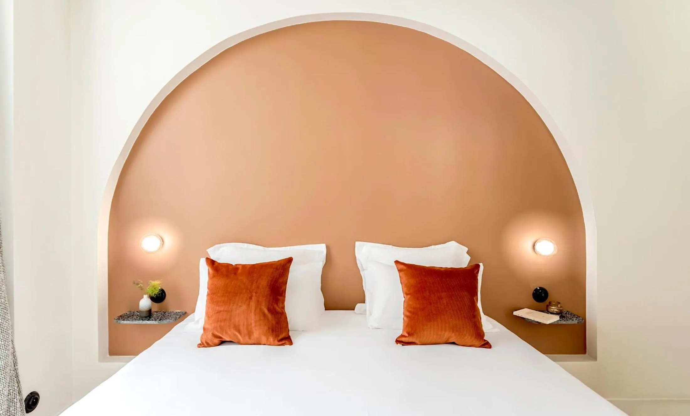 Bed in Habitat Parisien - Bourse Feydeau