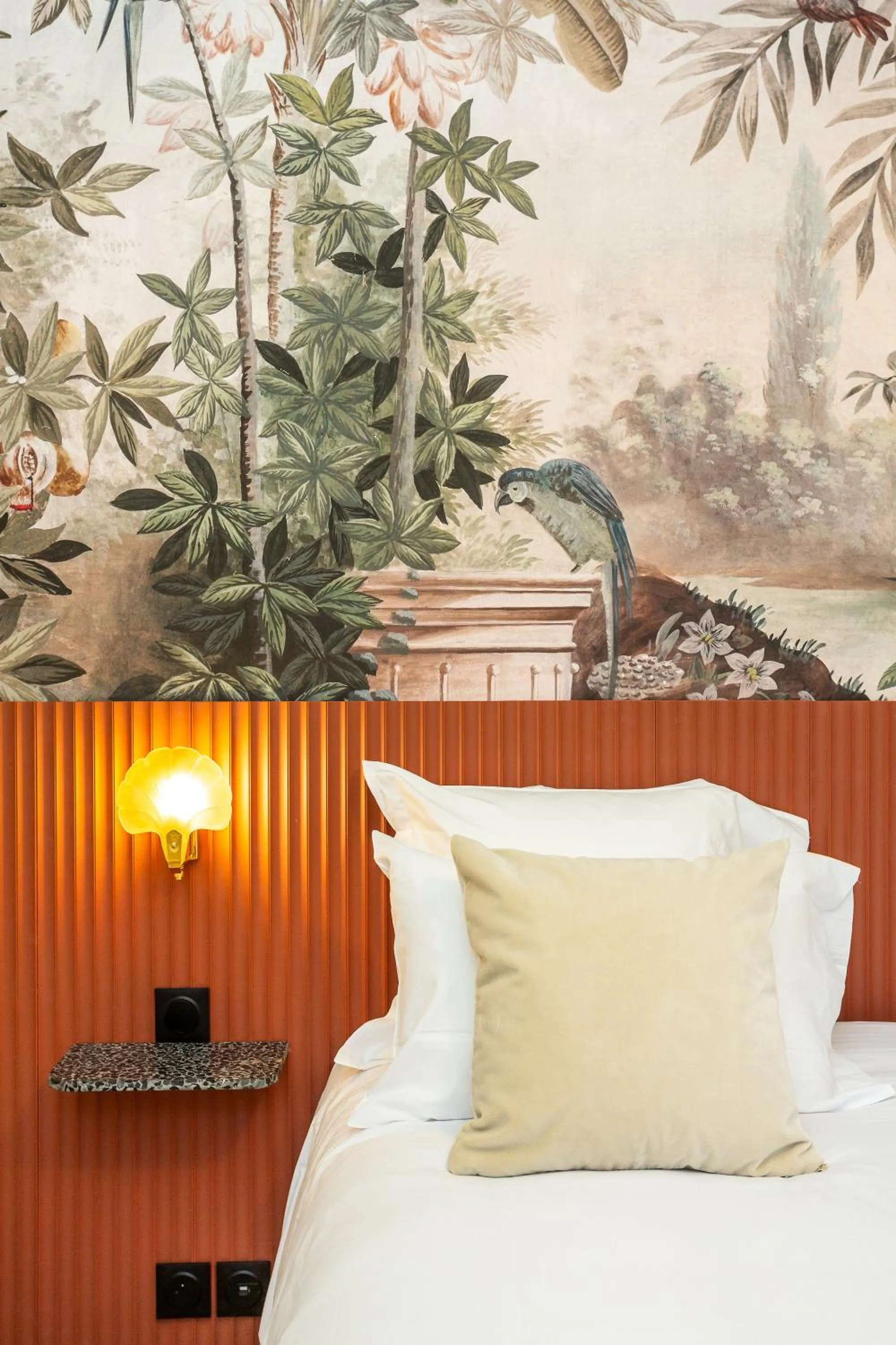 Bed in Habitat Parisien - Bourse Feydeau
