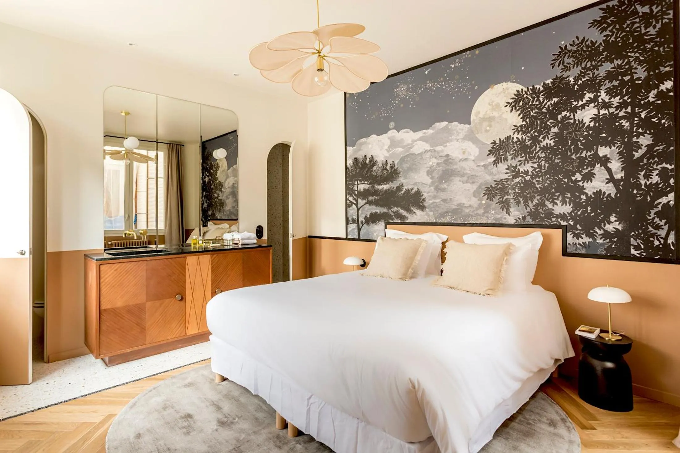 Bed in Habitat Parisien - Bourse Feydeau