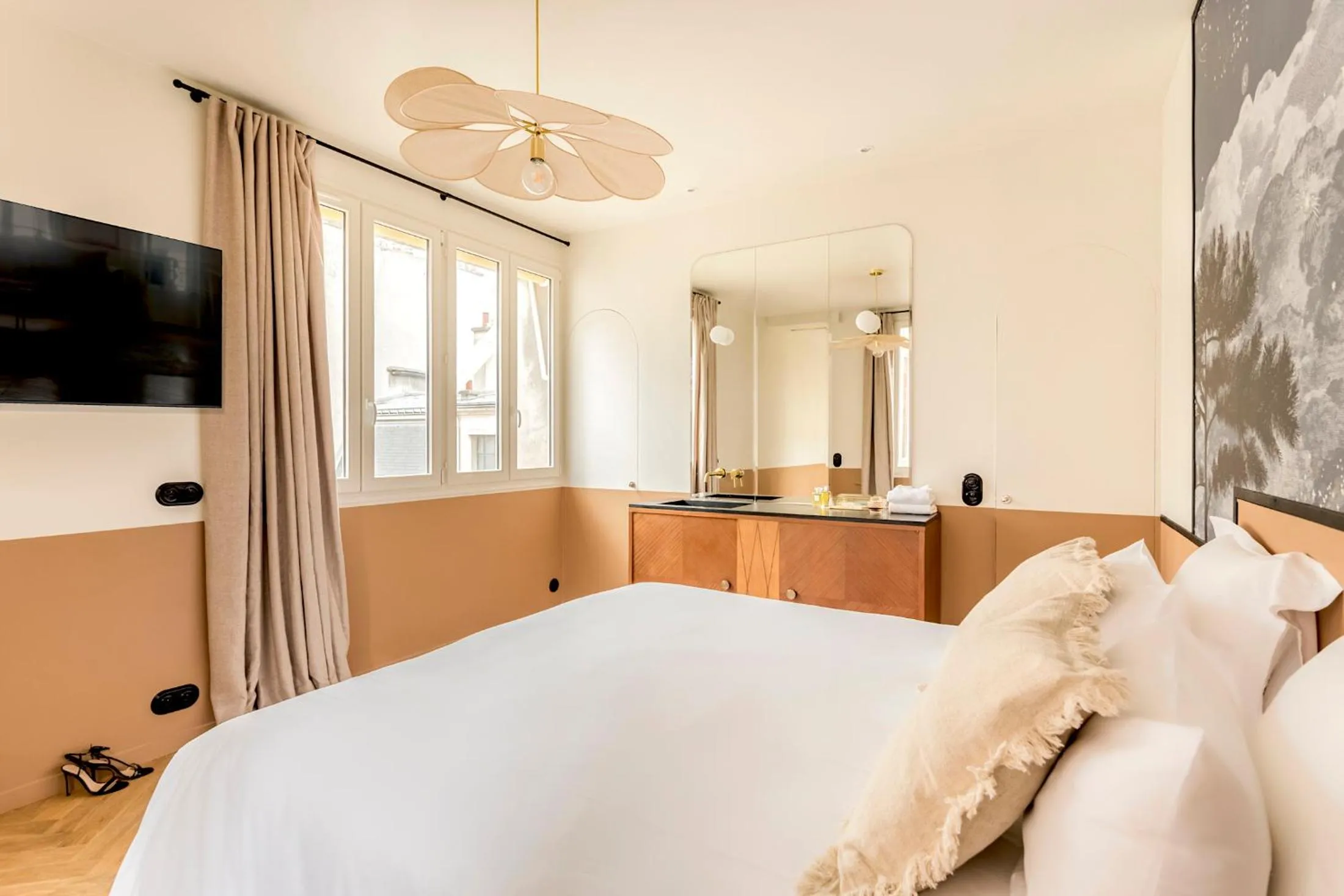 Bed in Habitat Parisien - Bourse Feydeau