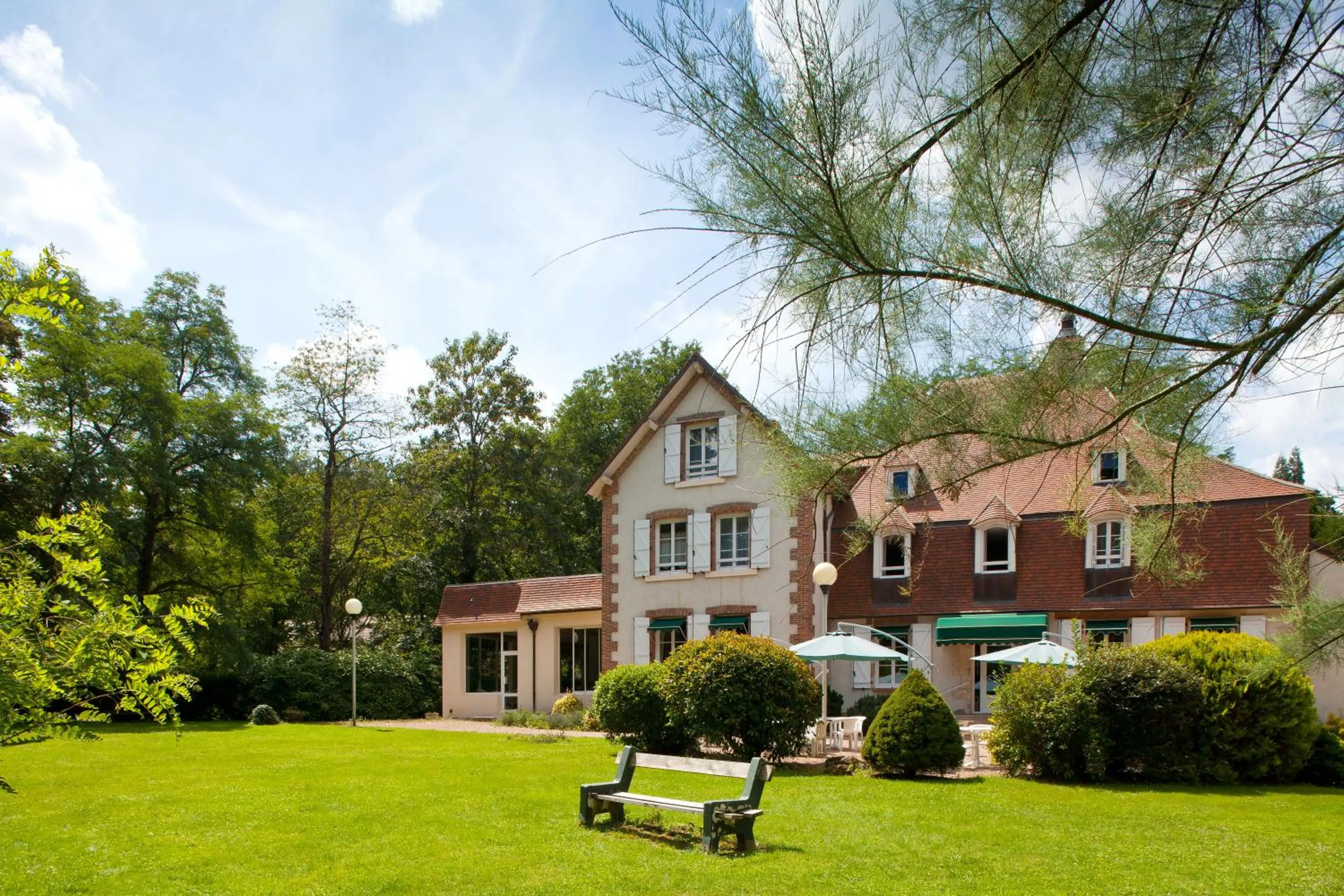 Facade/entrance in Le Tronçais