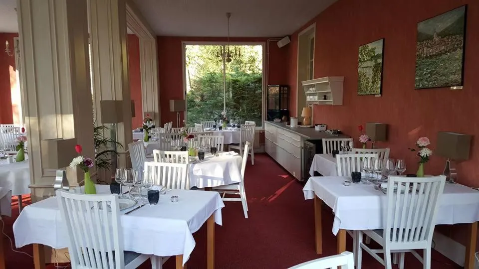 Decorative detail in Le Tronçais