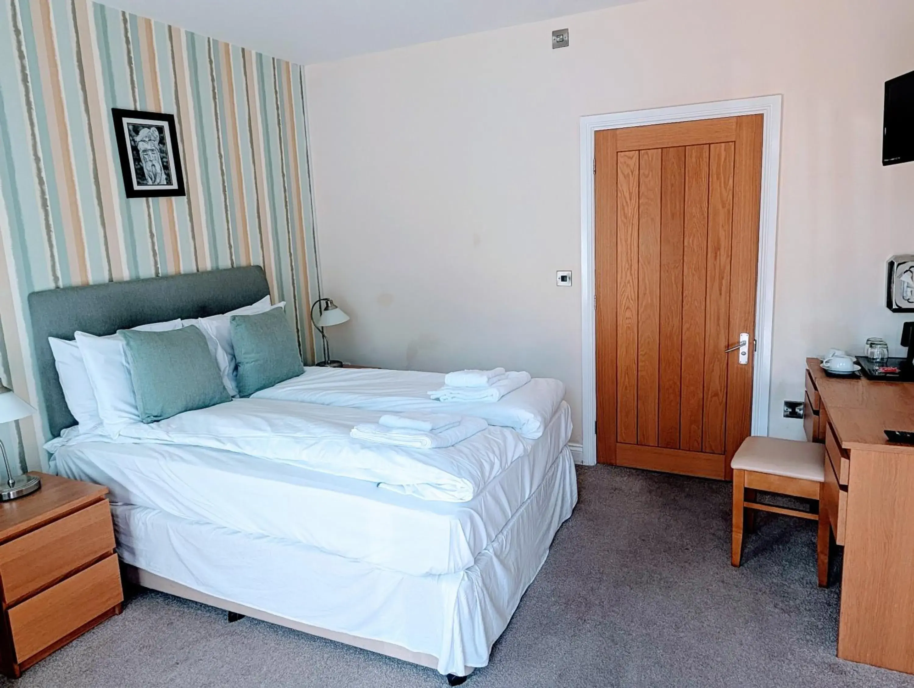 Bed in The Maypole at Wellow Bed in The Maypole at Wellow