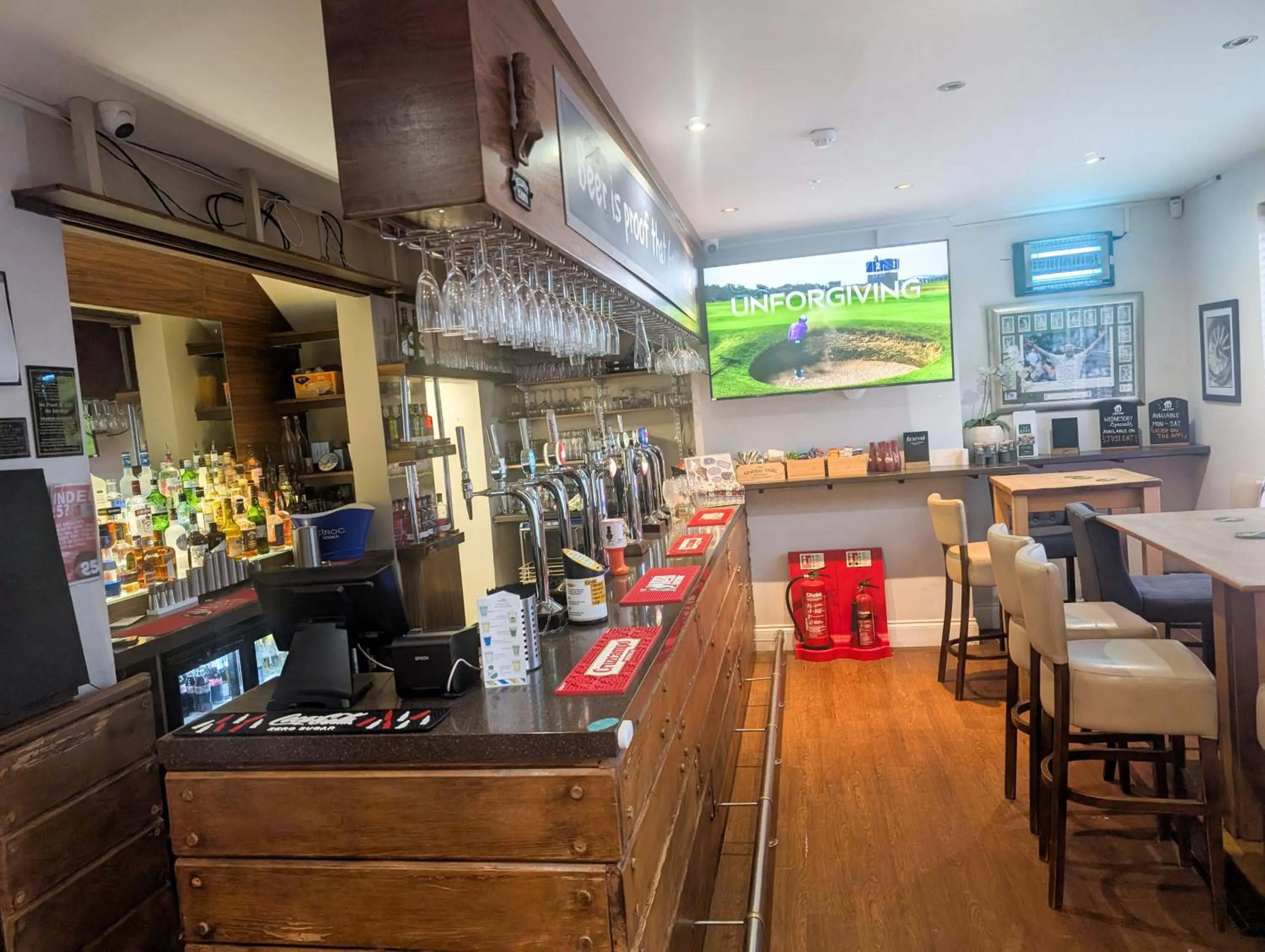 Communal lounge/ TV room in The Maypole at Wellow