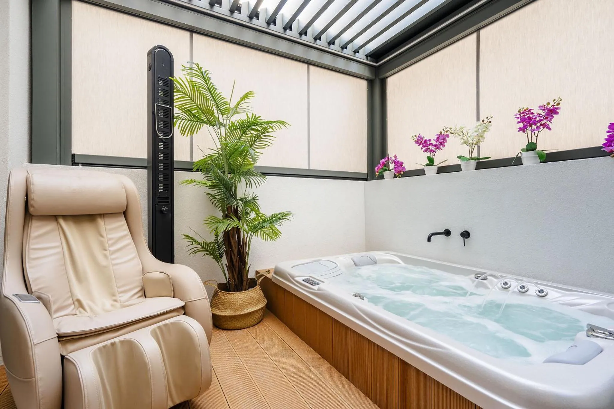 Hot Tub in Legato Spa Suites