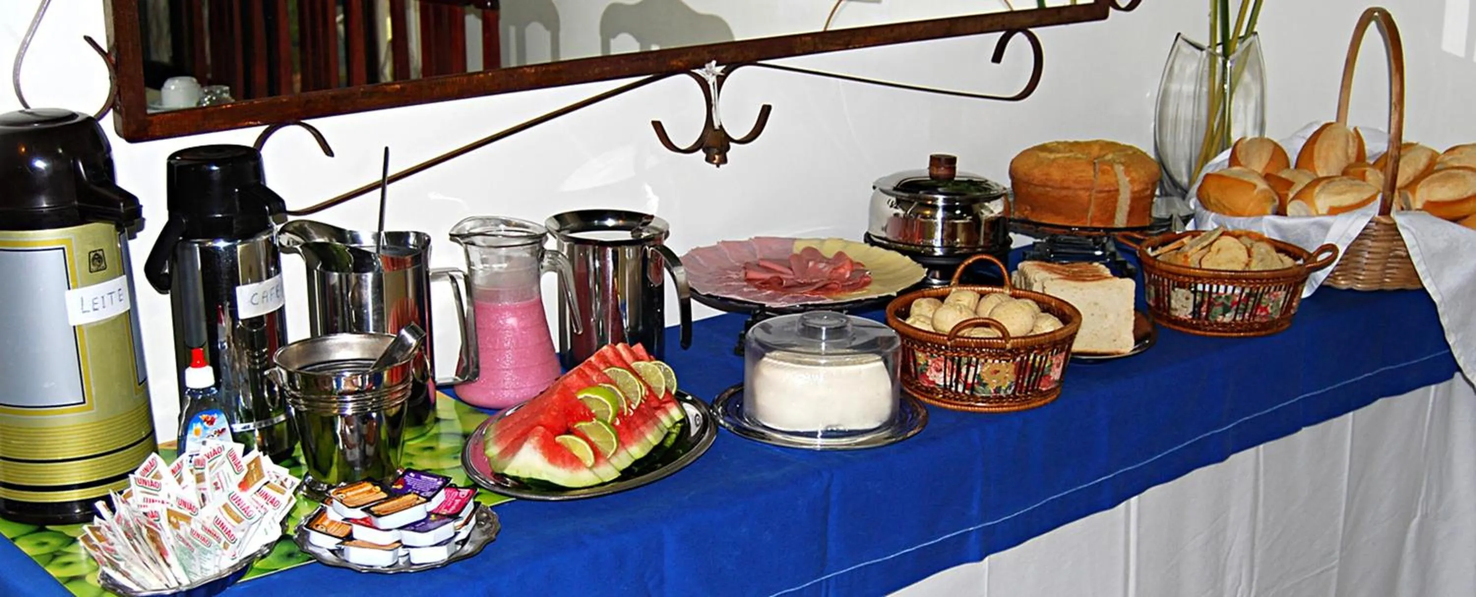 Buffet breakfast in Hotel Pousada do Comendador
